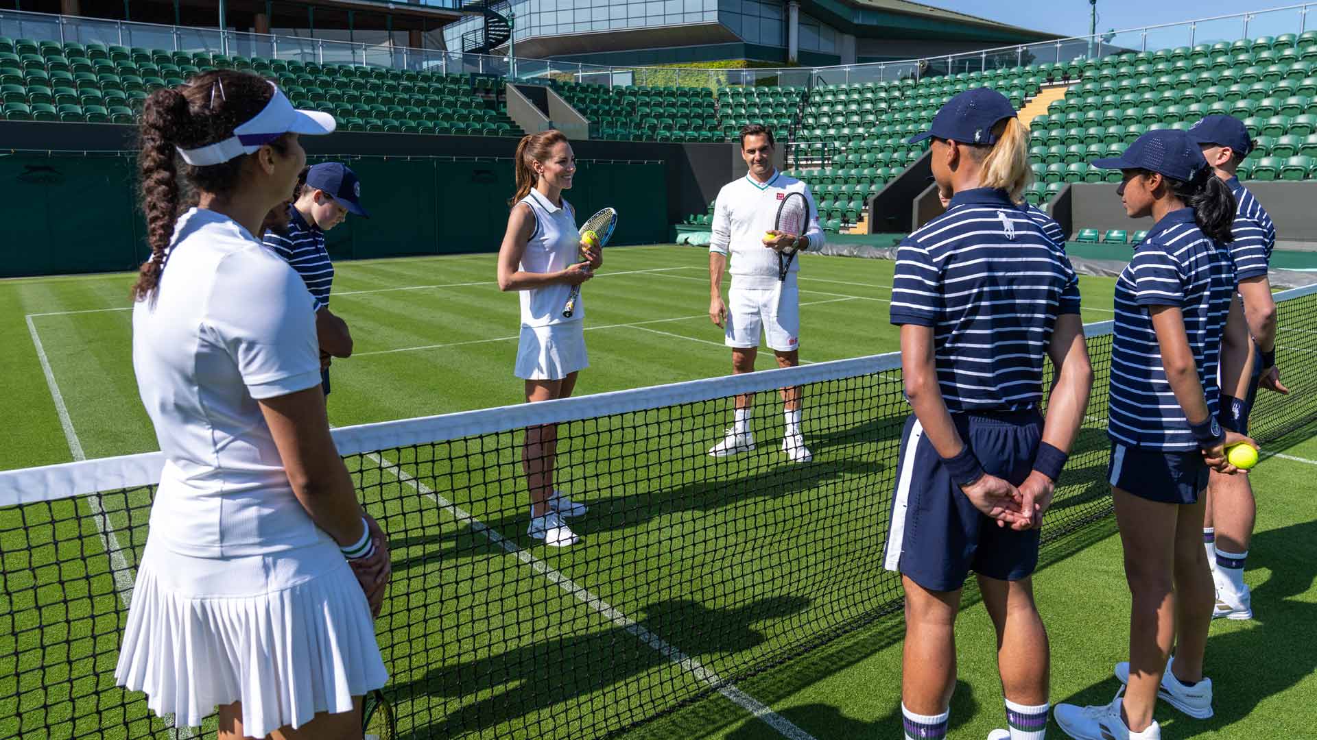 Princess of Wales Kate Middleton and <a href='https://www.atptour.com/en/players/roger-federer/f324/overview'>Roger Federer</a>