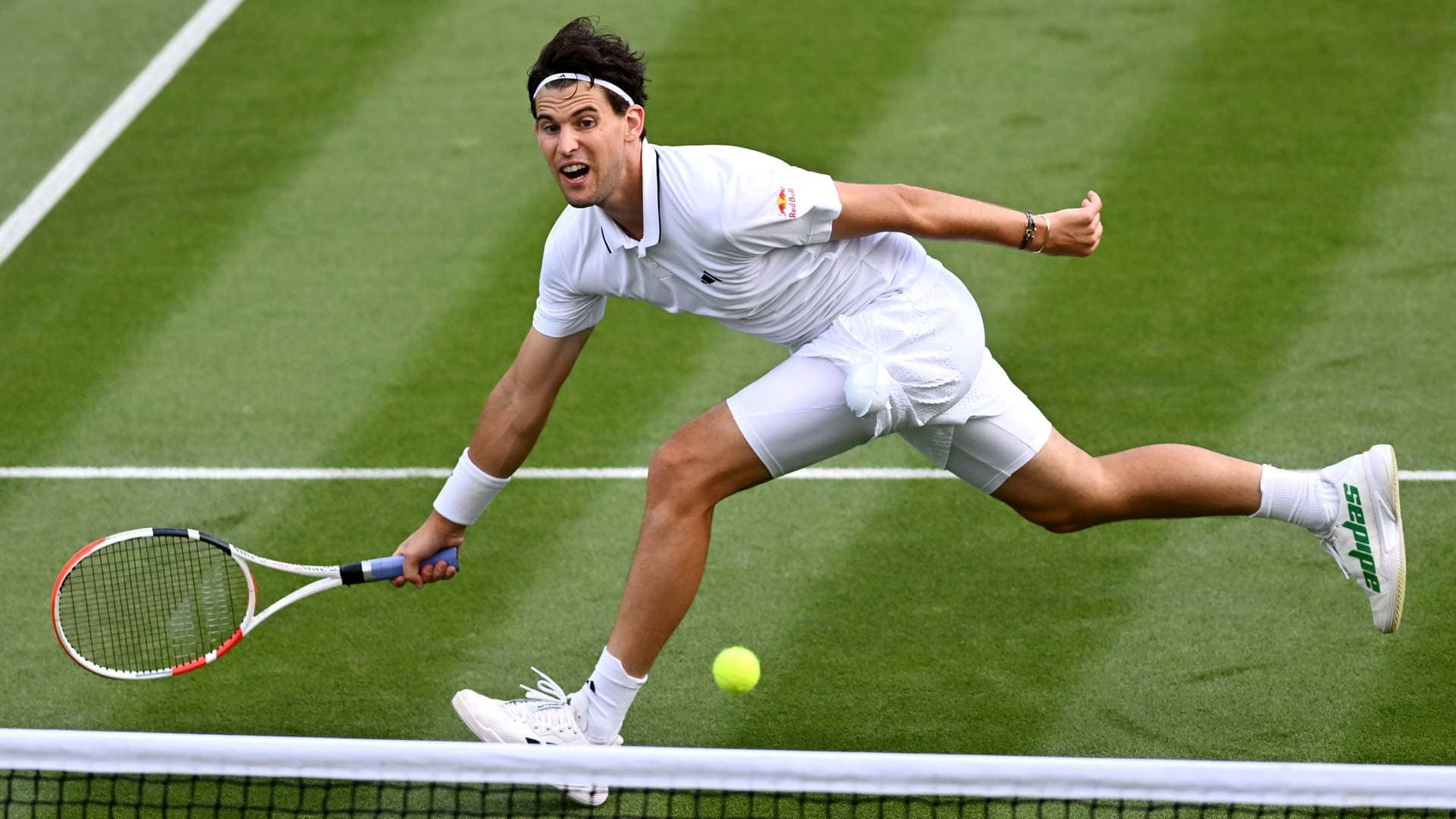 Dominic Thiem falls just short in a fifth-set tie-break against Stefanos Tsitsipas in the Wimbledon opening round.