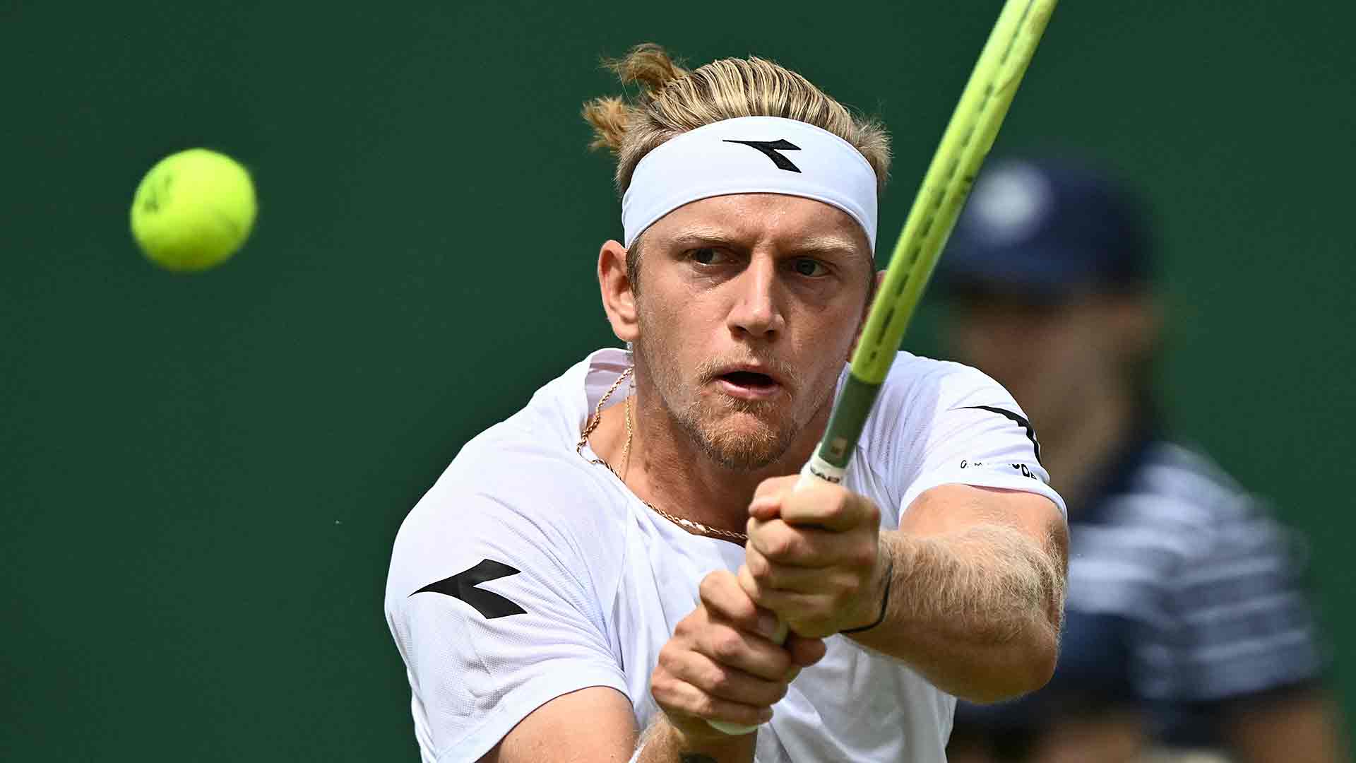 Alejandro Davidovich Fokina firmó su primera victoria de la temporada sobre césped en Wimbledon.