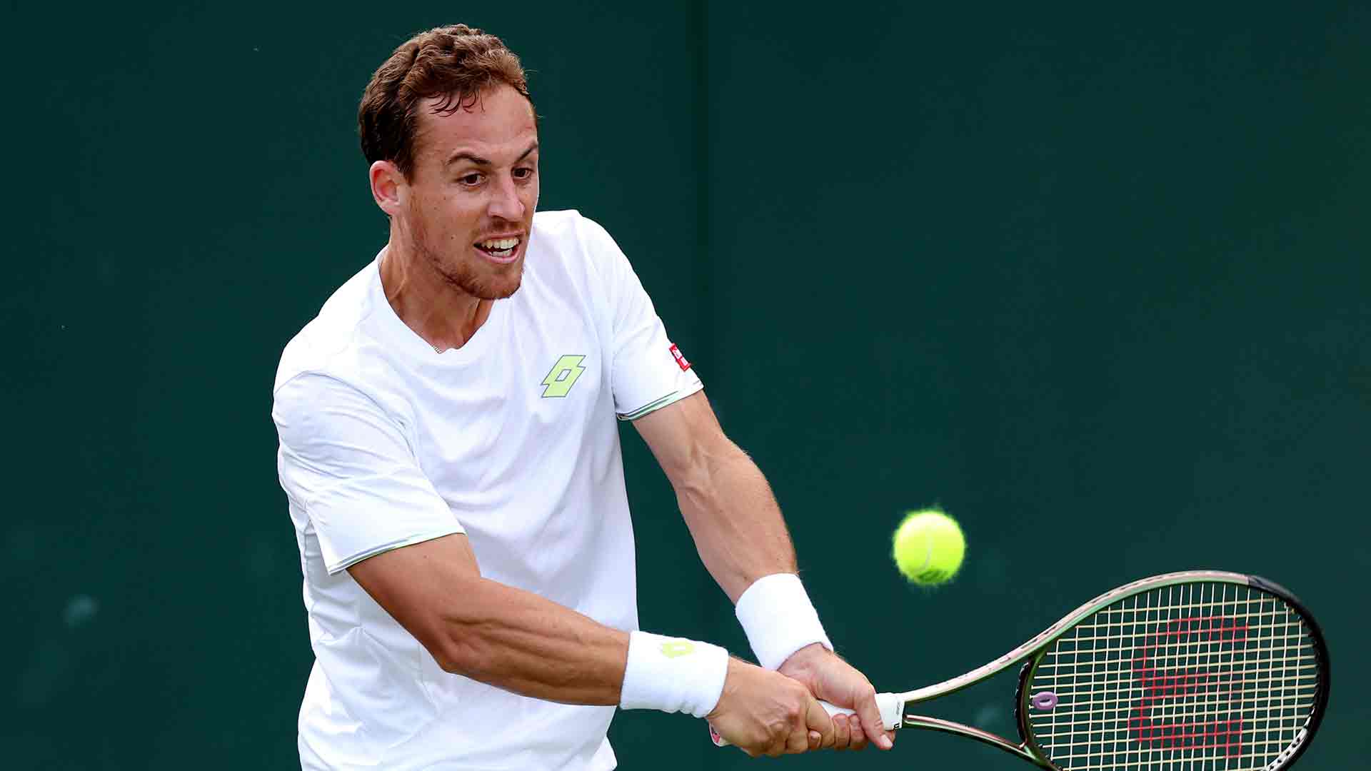 Roberto Carballés Baena logró la primera victoria de su carrera en Wimbledon frente a Matteo Arnaldi.