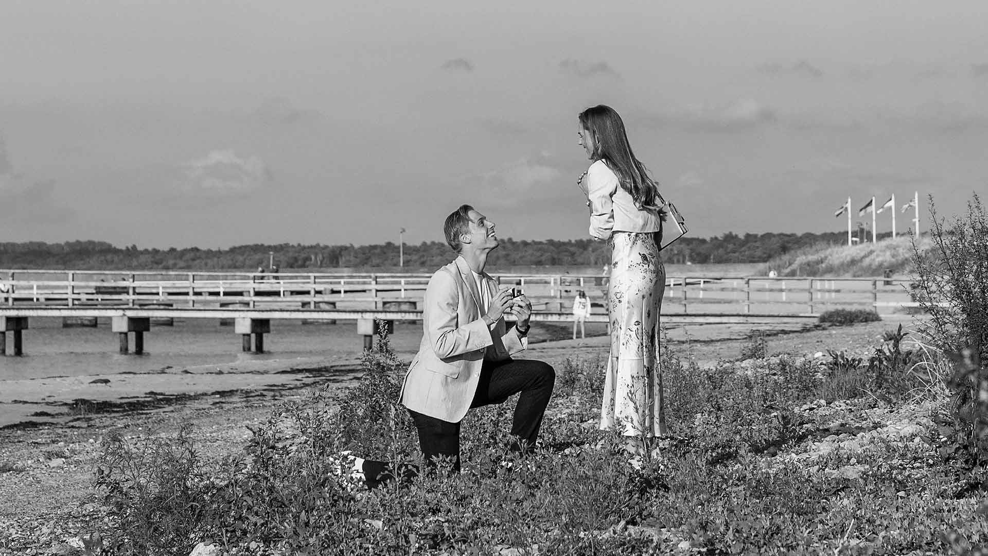 Denis Shapovalov pide matrimonio a Mirjam Bjorklund.