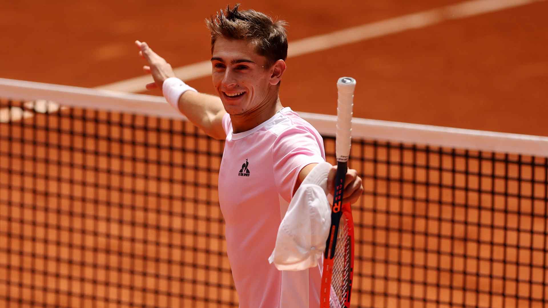 <a href='https://www.atptour.com/en/players/matteo-arnaldi/a0fc/overview'>Matteo Arnaldi</a>