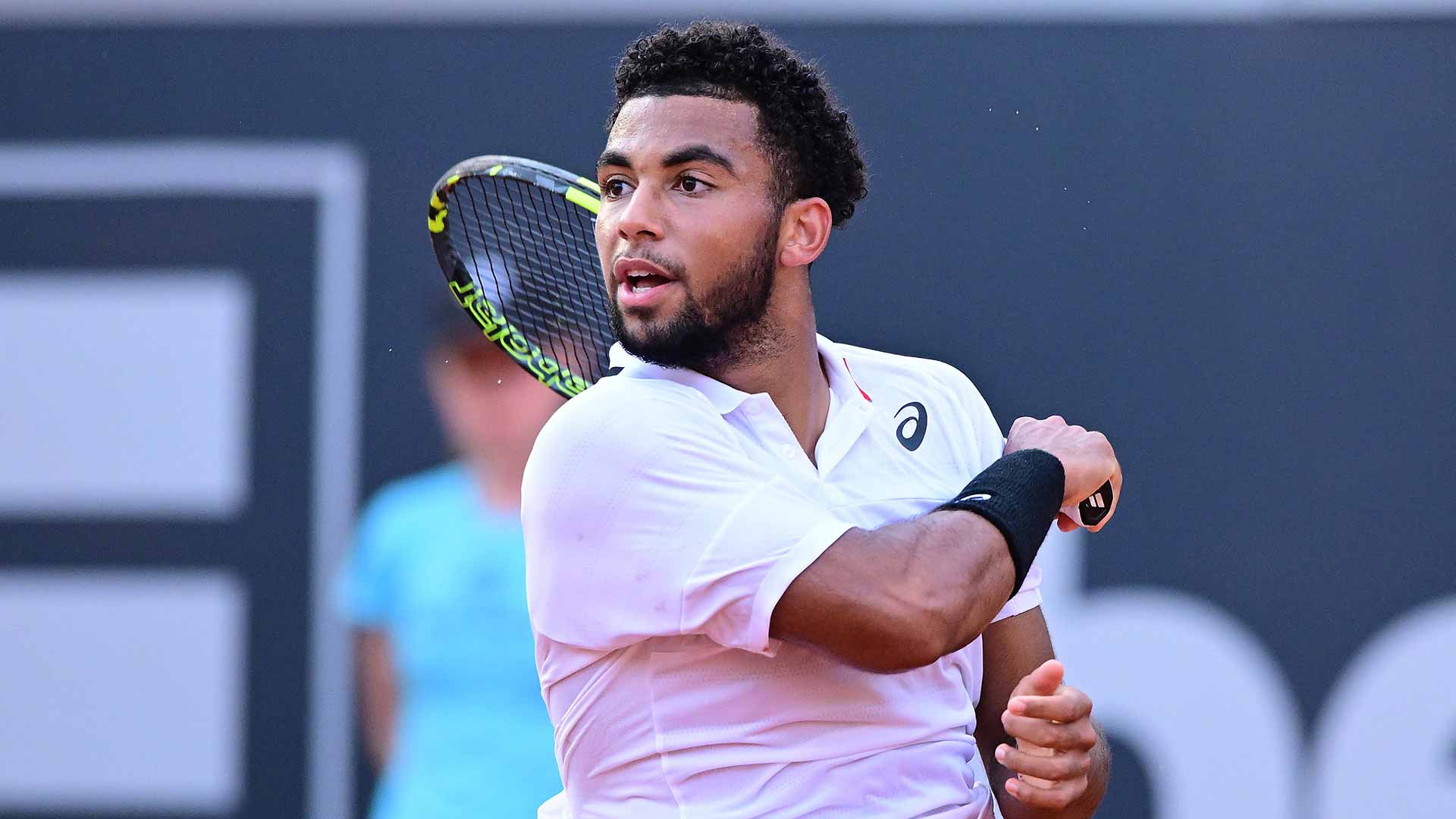 Arthur Fils durante su partido de semifinales en el Hamburg European Open.