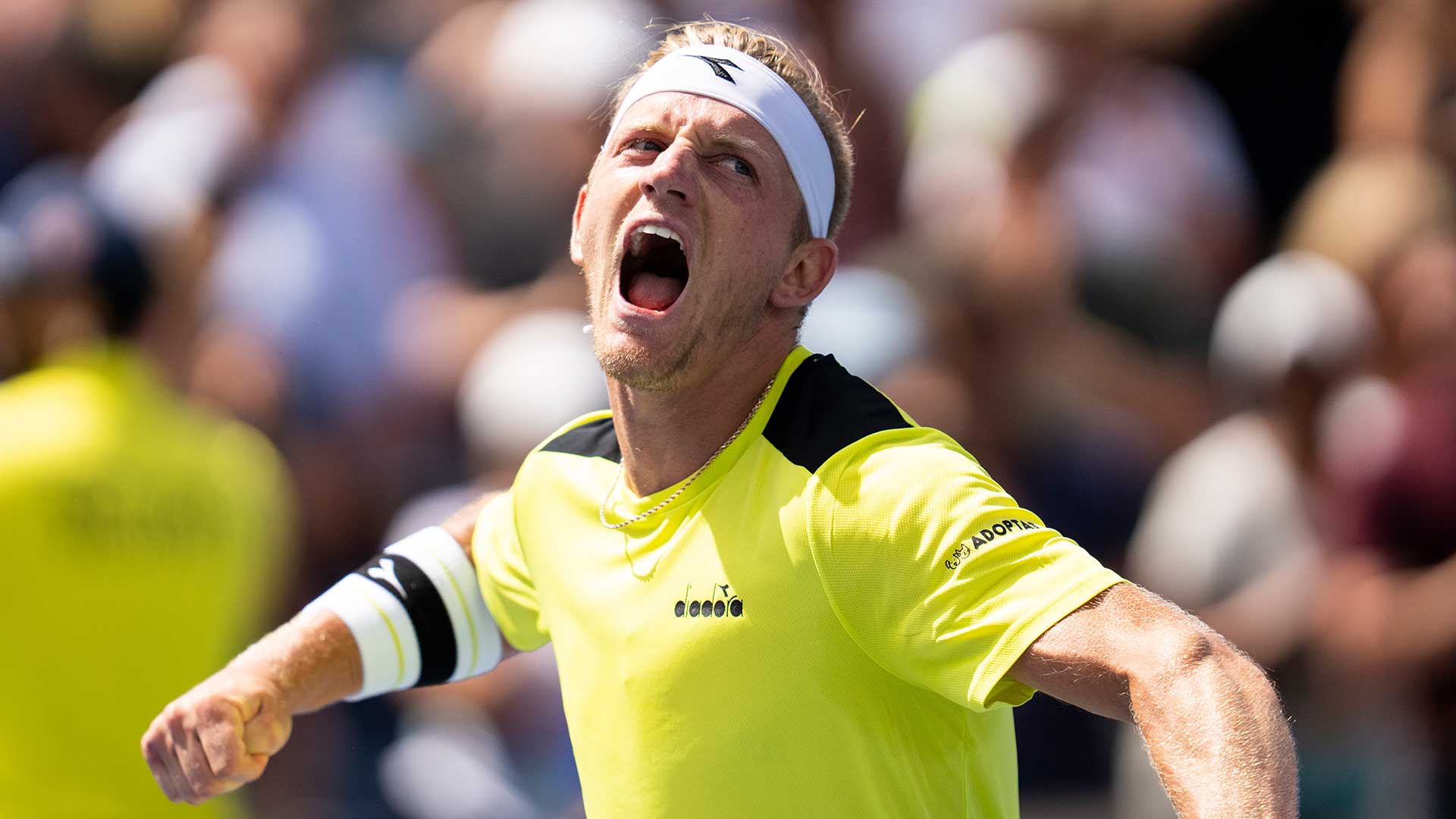 Alejandro Davidovich Fokina celebra llegar a su segunda semifinal ATP Masters 1000, el viernes en Toronto.