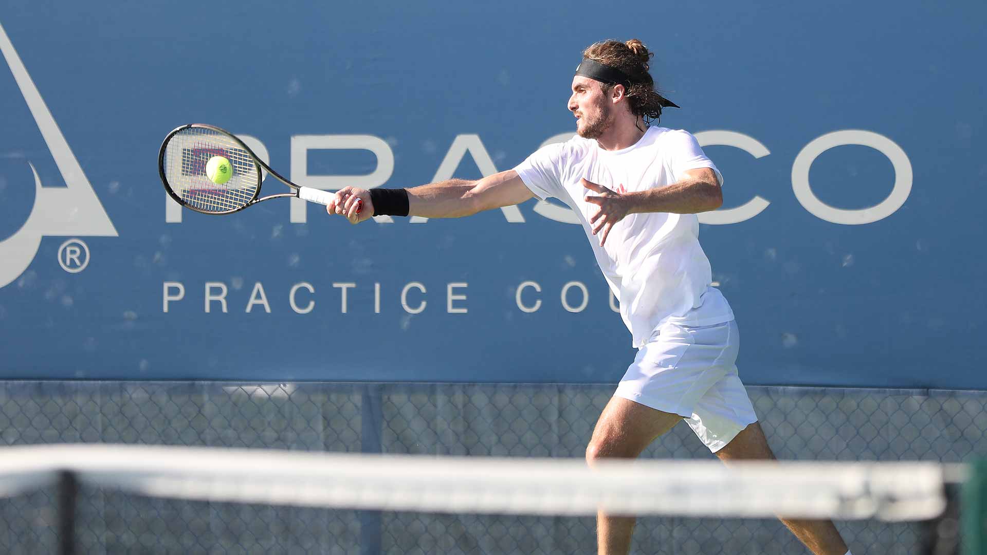 <a href='https://www.atptour.com/en/players/stefanos-tsitsipas/te51/overview'>Stefanos Tsitsipas</a>