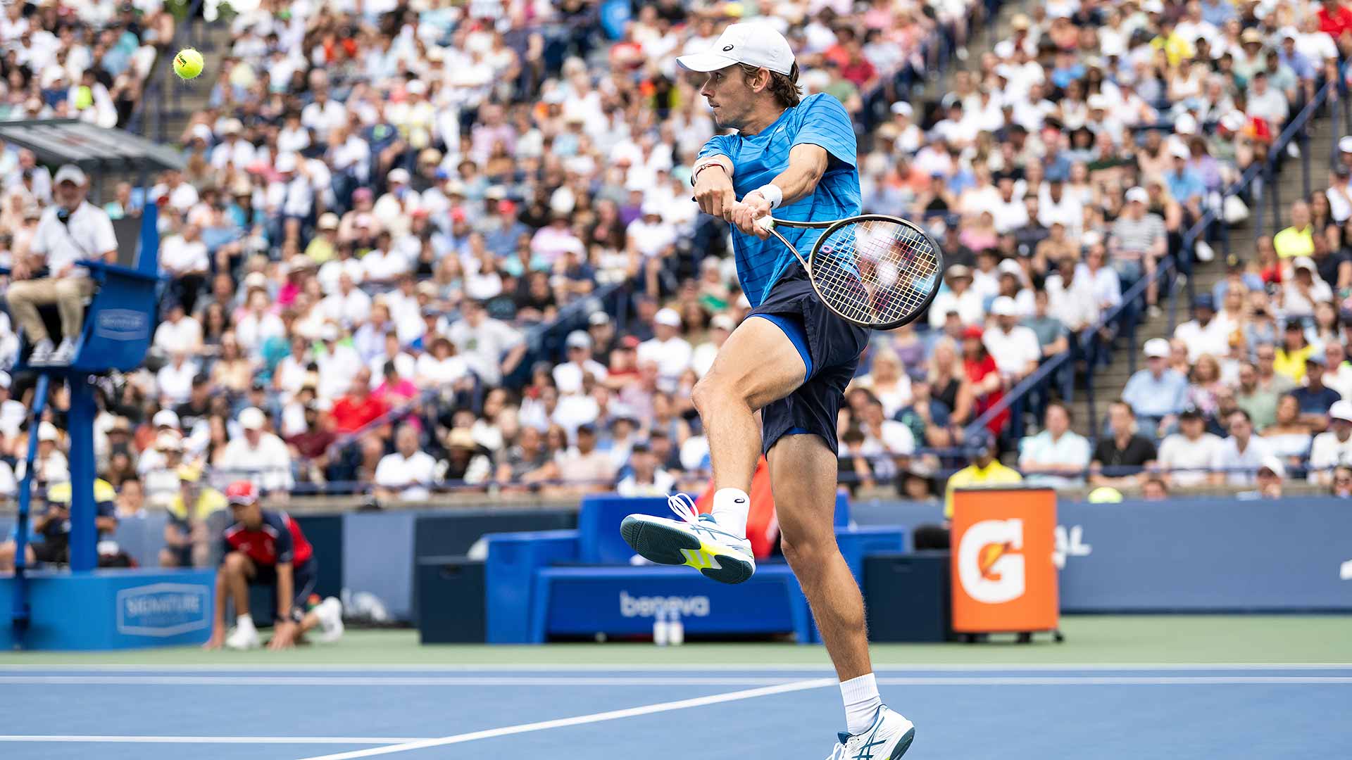 <a href='https://www.atptour.com/en/players/alex-de-minaur/dh58/overview'>Alex de Minaur</a> was outgunned by <a href='https://www.atptour.com/en/players/jannik-sinner/s0ag/overview'>Jannik Sinner</a> in the Toronto final.