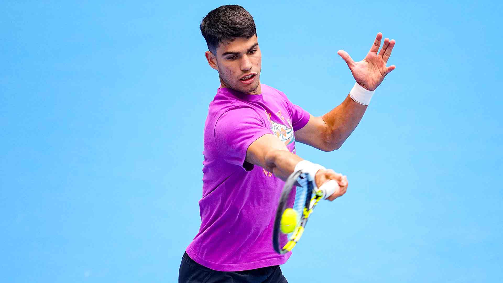 Carlos Alcaraz entrenó este martes por primera vez en el China Open de Pekín.