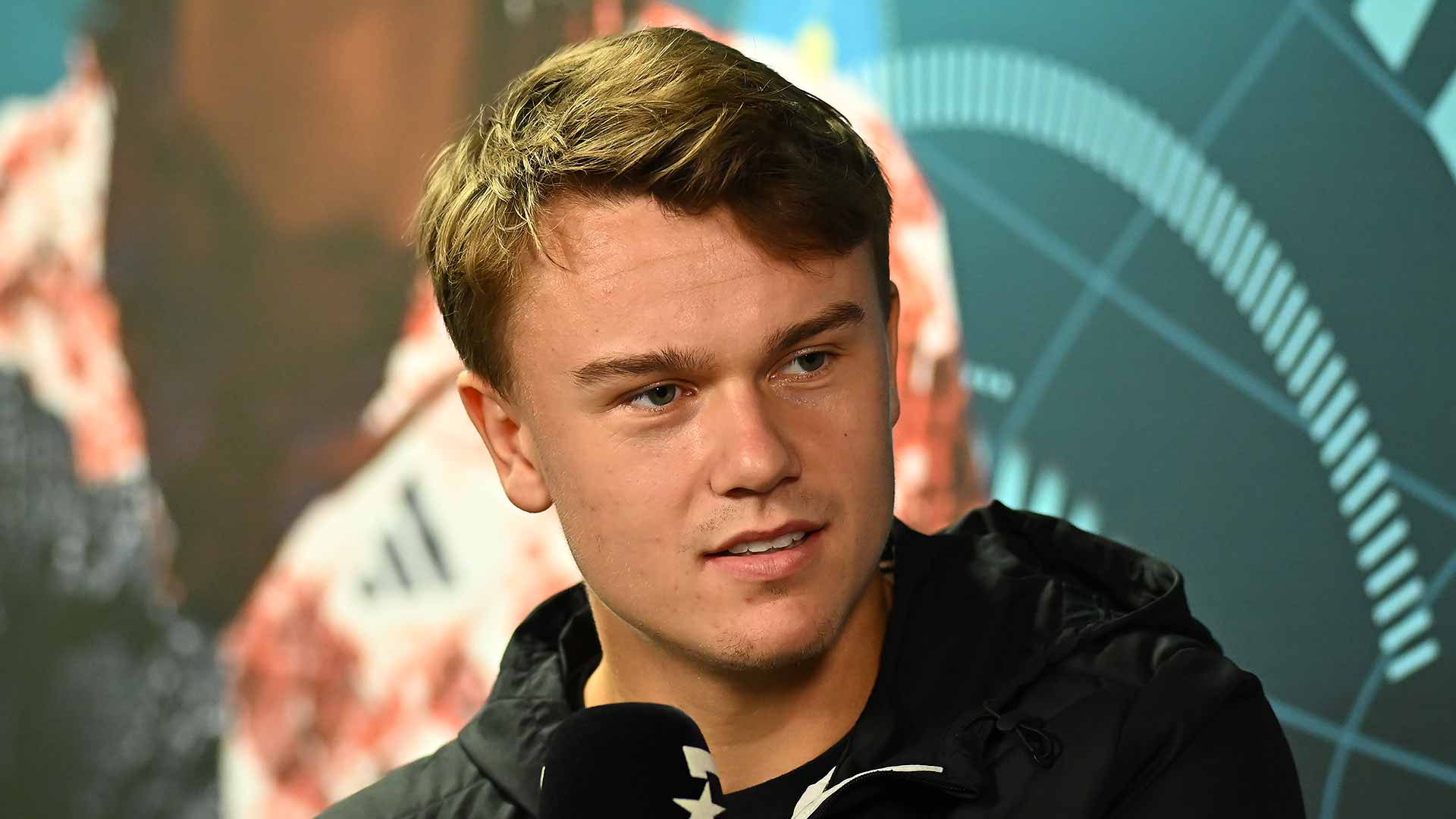 Holger Rune, defensor del título, llega a París en octava posición en la Pepperstone ATP Live Race To Turin.