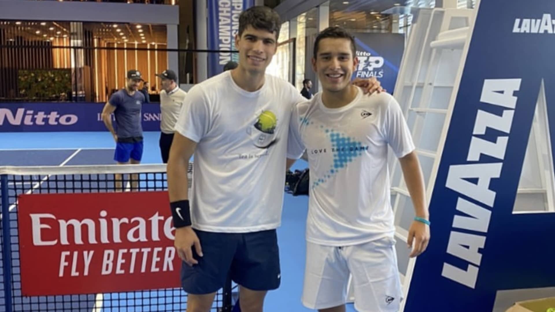 Carlos Alcaraz y Gonzalo Bueno tras su entrenamiento del sábado.