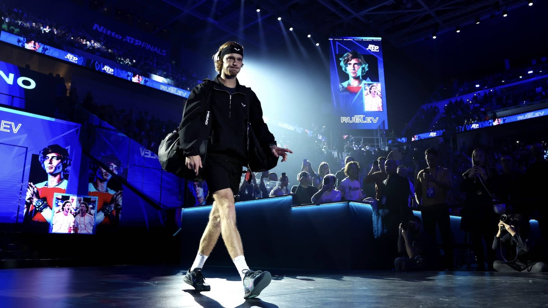 Andrey Rublev, a su entrada a la pista central del Pala Alpitour.