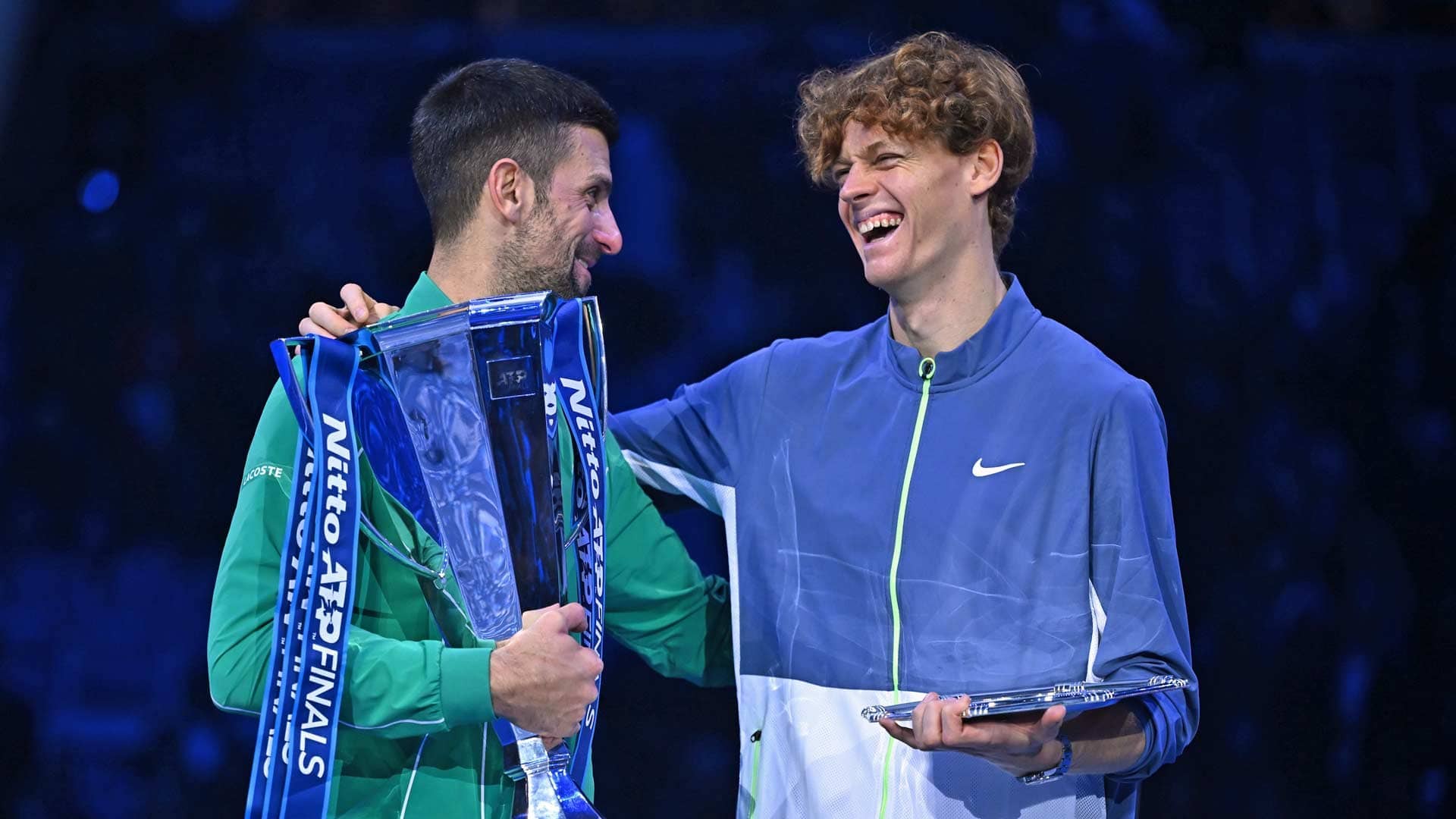 Novak Djokovic lidera a Jannik Sinner 4-1 en su serie Lexus ATP Head2Head después de su victoria en el partido por el título de las Nitto ATP Finals 2023.