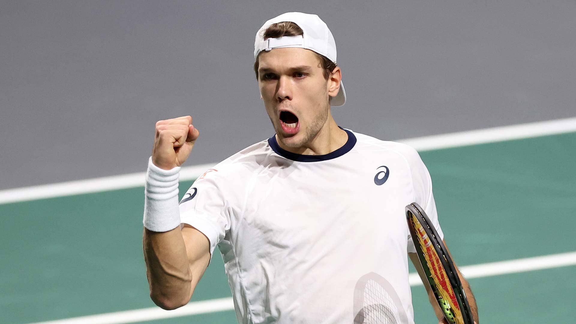 Otto Virtanen earns wins in singles and doubles to send Finland through to the semi-finals.