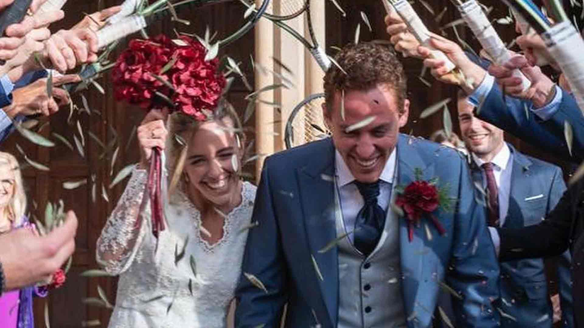 Roberto Carballés Baena contrajo matrimonio el 9 de diciembre de 2023 con Paula Mustienes.