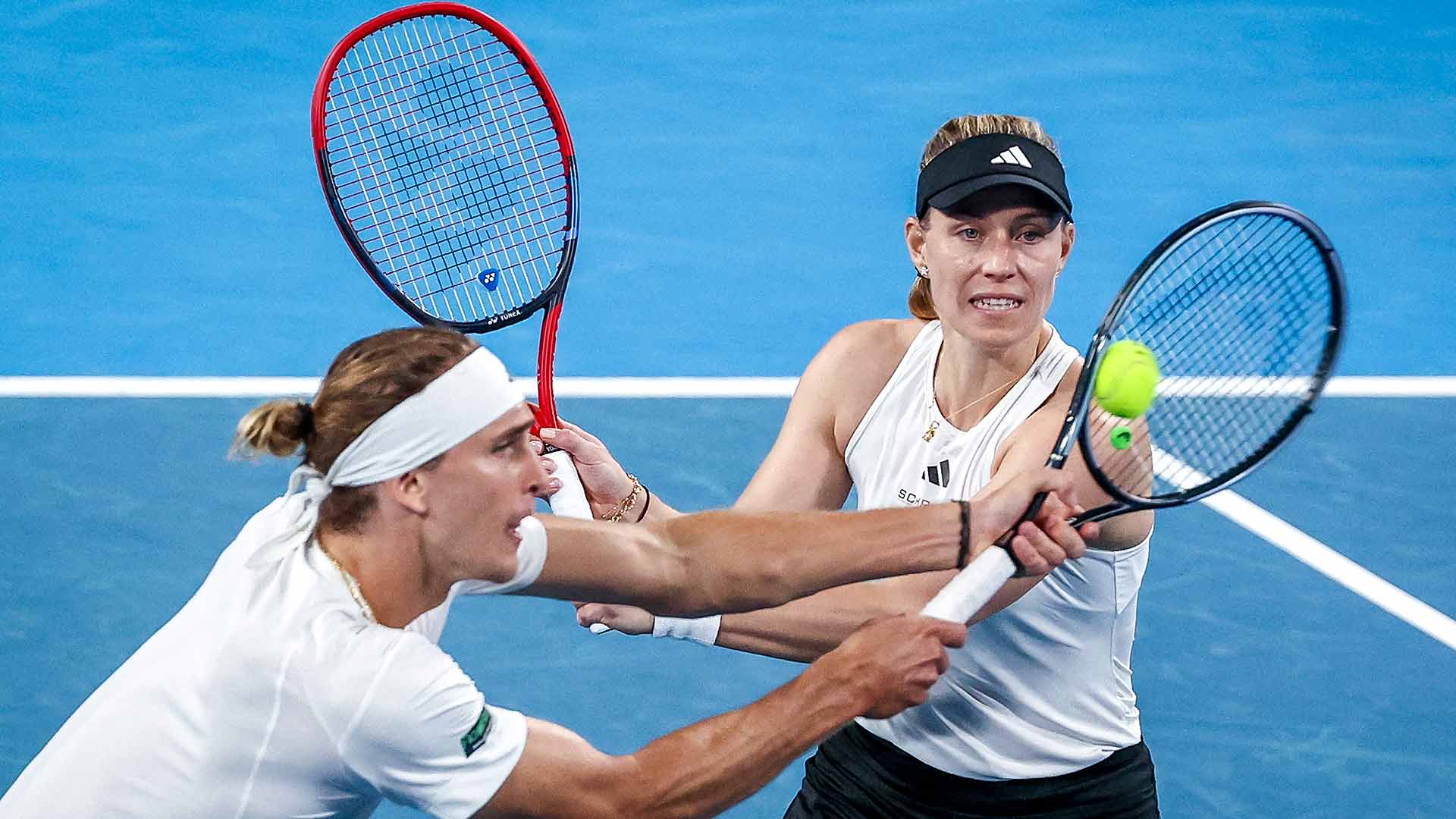 Alexander Zverev and Angelique Kerber win the decisive mixed doubles for Germany against Italy.