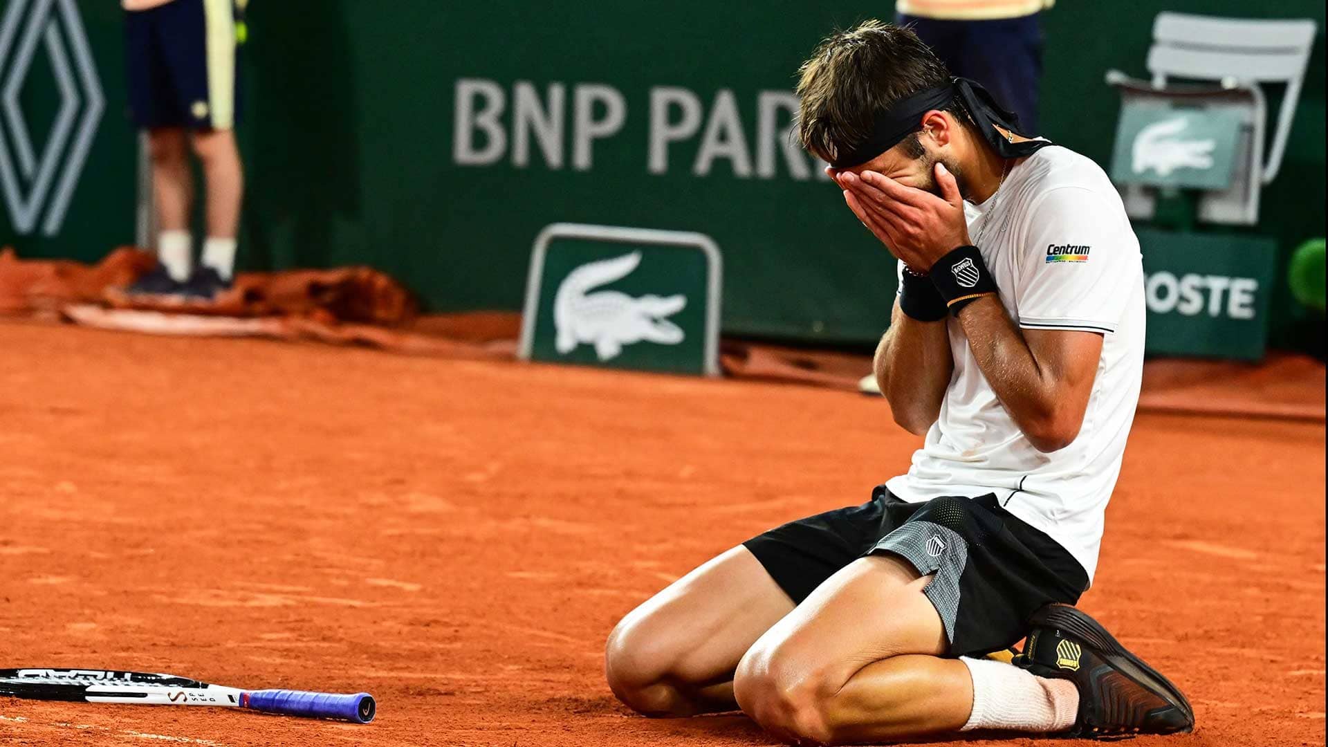 <a href='https://www.atptour.com/es/players/tomas-martin-etcheverry/ea24/overview'>Tomas Martin Etcheverry</a>