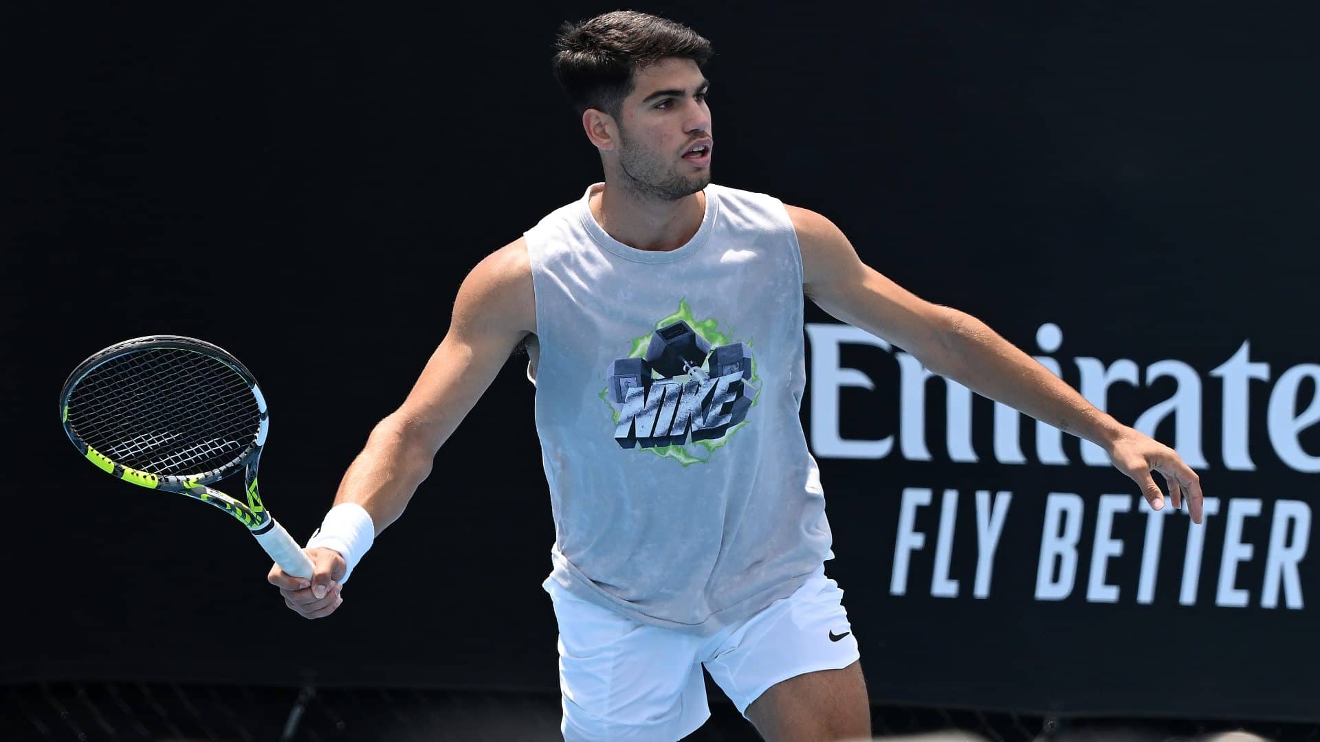 Carlos Alcaraz se mide por segunda vez ante Richard Gasquet en el Rod Laver Arena.