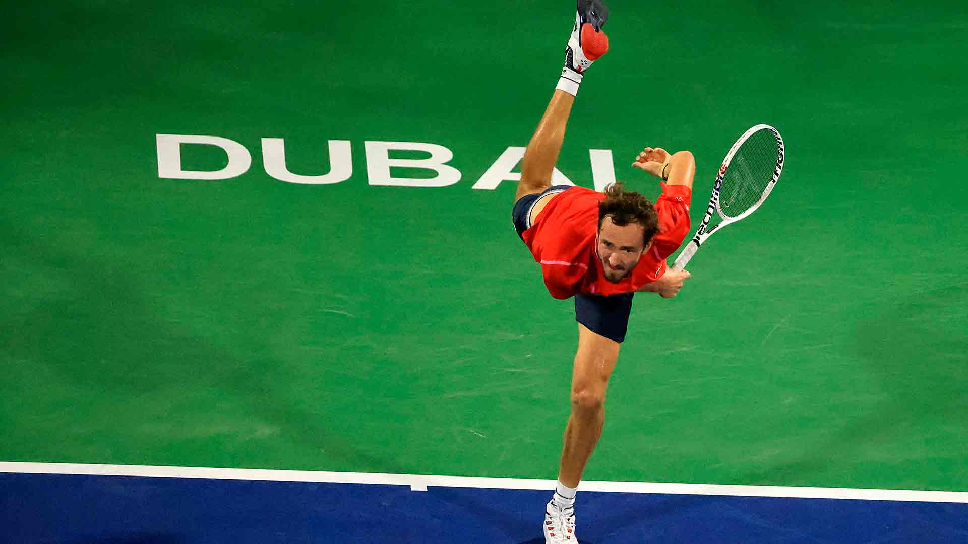 Daniil Medvedev ganó en Dubái uno de sus cinco trofeos de 2023.