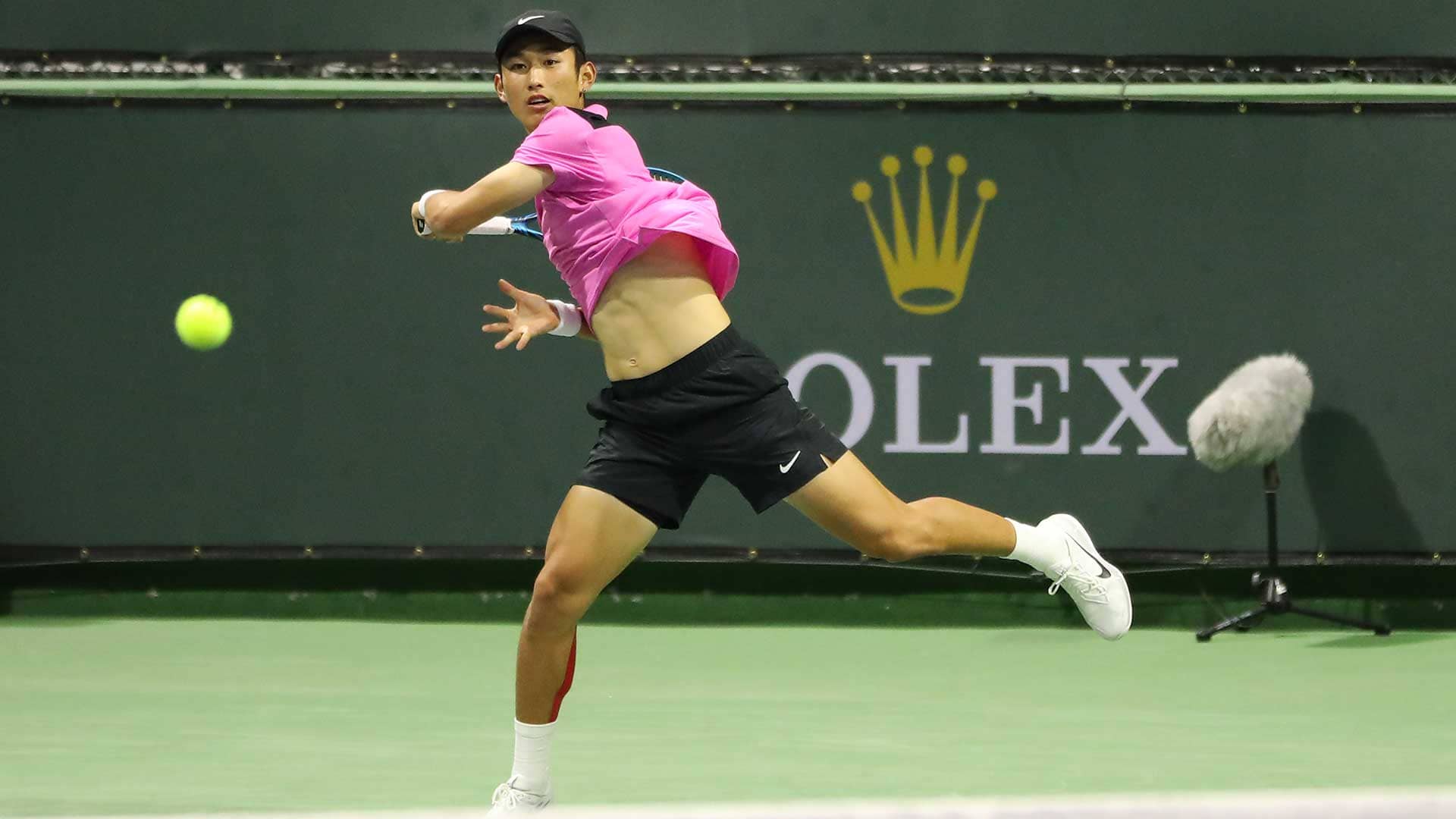 Shang Juncheng in qualifying action Tuesday at the BNP Paribas Open.
