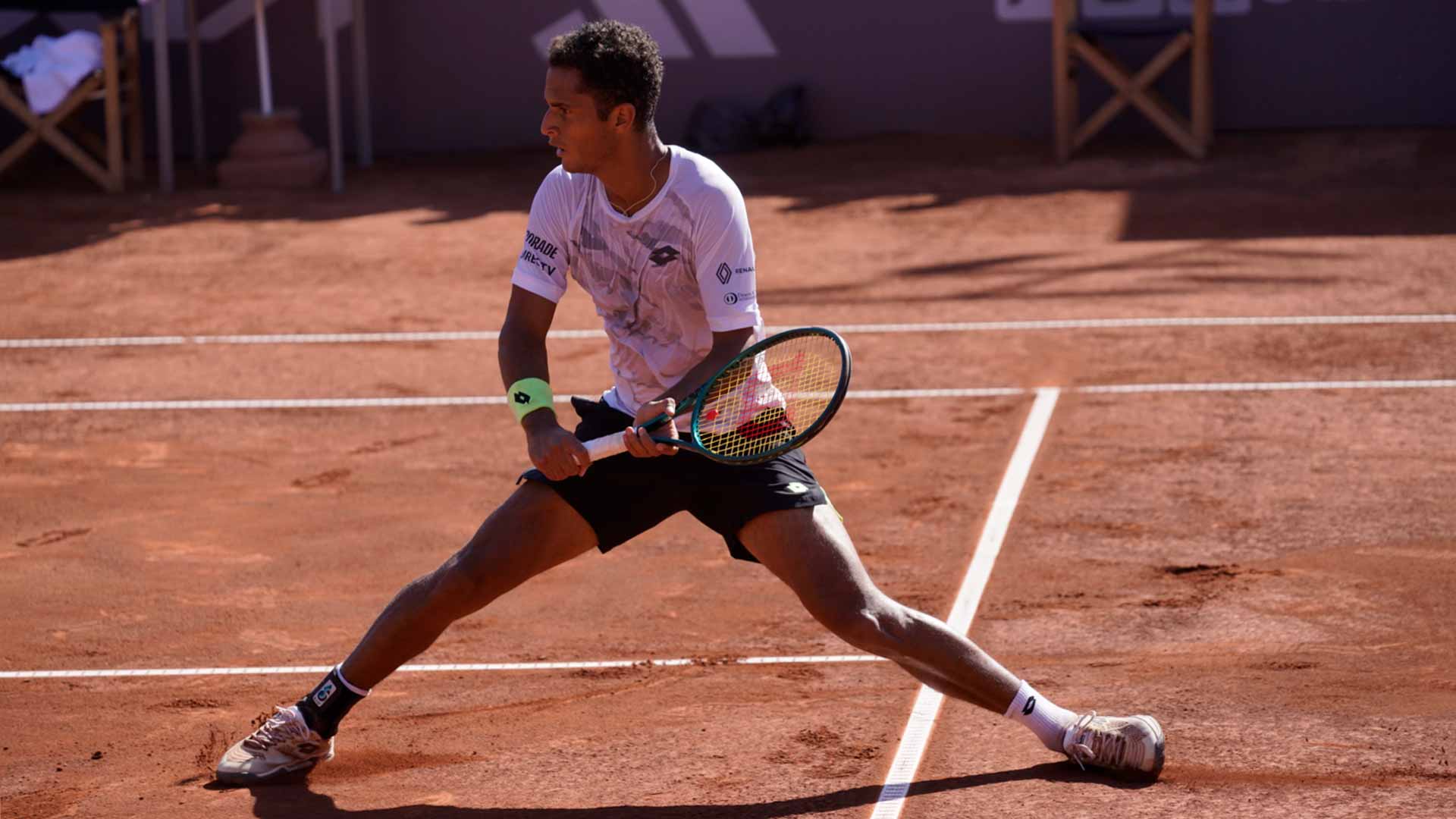 <a href='https://www.atptour.com/en/players/juan-pablo-varillas/v836/overview'>Juan Pablo Varillas</a> in action at the Santiago Challenger.