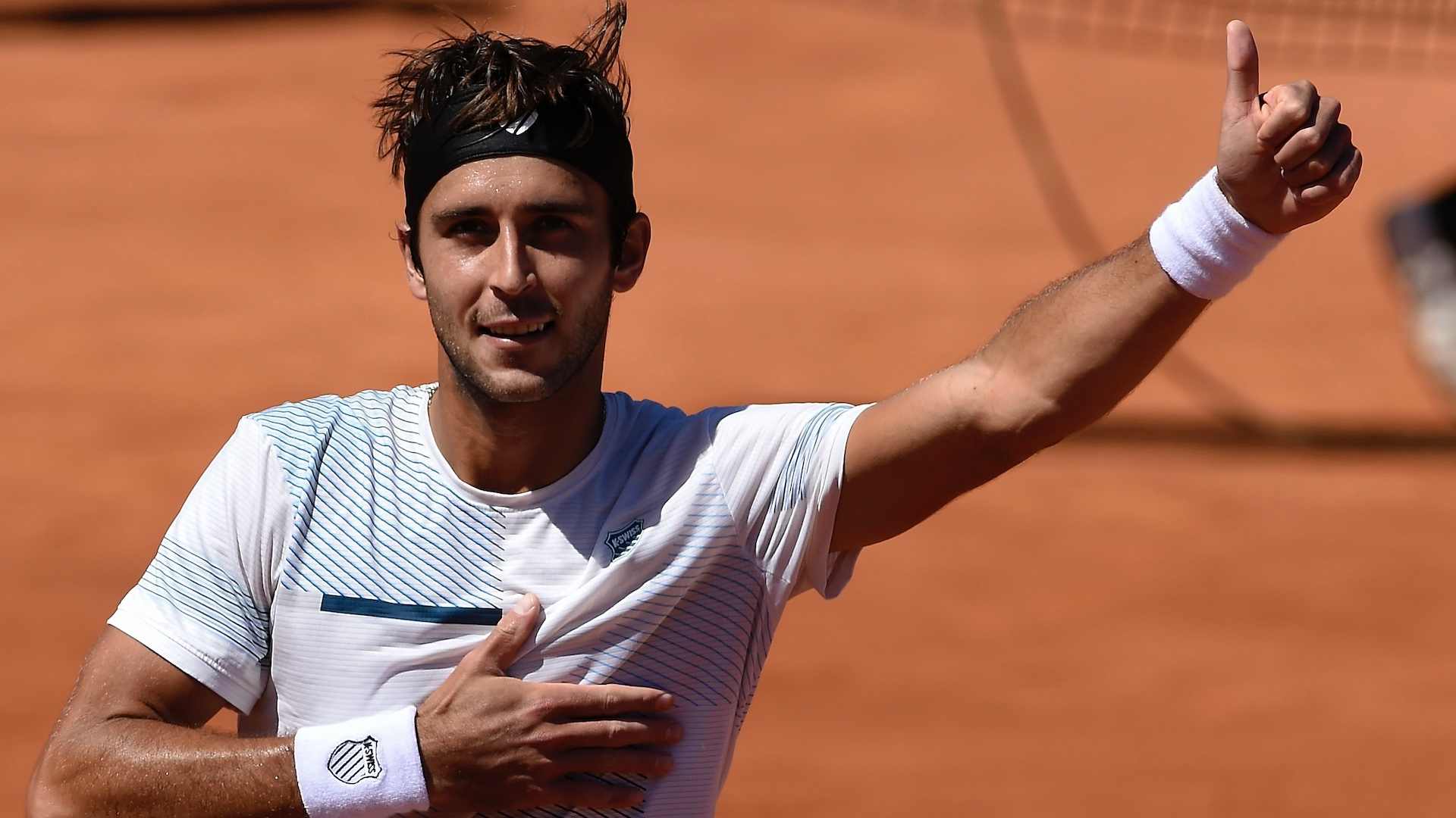 Tomás Martín Etcheverry celebra su pase a semifinales del Barcelona Open Banc Sabadell.