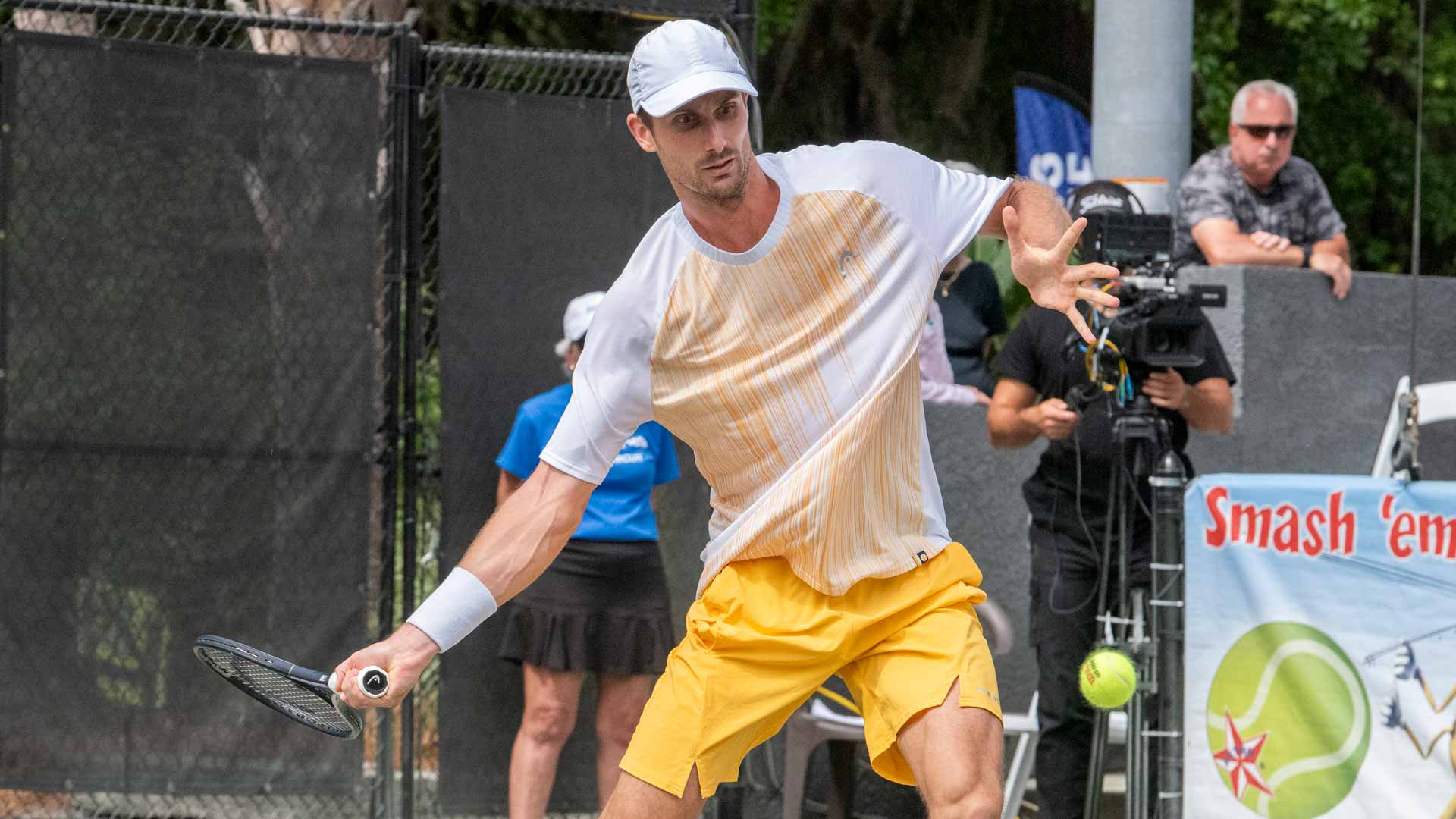 <a href='https://www.atptour.com/en/players/alexander-ritschard/rc04/overview'>Alexander Ritschard</a> in action at the <a href='https://www.atptour.com/en/scores/archive/savannah/5067/2025/results'>Savannah Challenger</a>, where he won his first clay-court title.