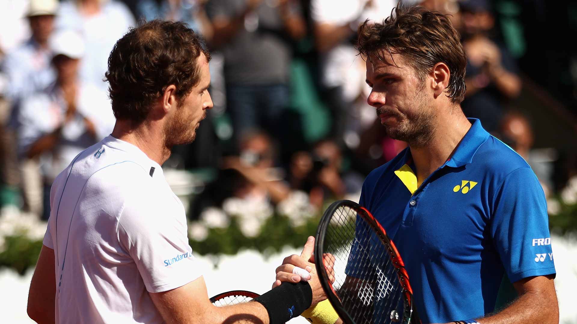 Andy Murray and Stan Wawrinka embrace after their 2017 Roland Garros semi-final, which the Swiss won 6-7(6), 6-3, 5-7, 7-6(3), 6-1.