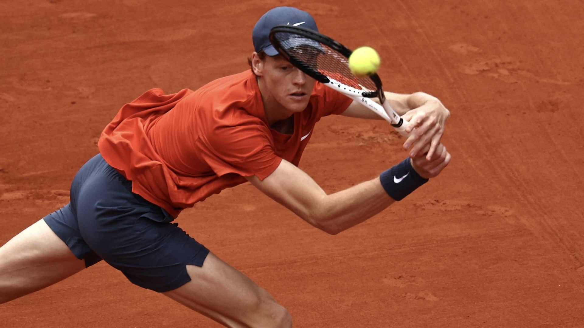 Jannik Sinner, durante su estreno en Roland Garros.