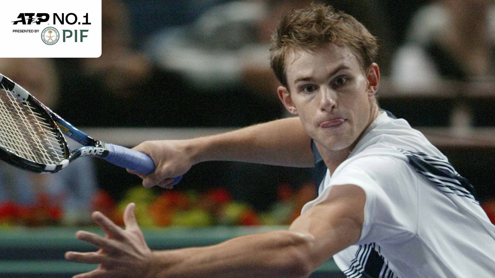 Andy Roddick ascendió al número uno por primera vez después de alcanzar las semifinales del Masters de París 2003.