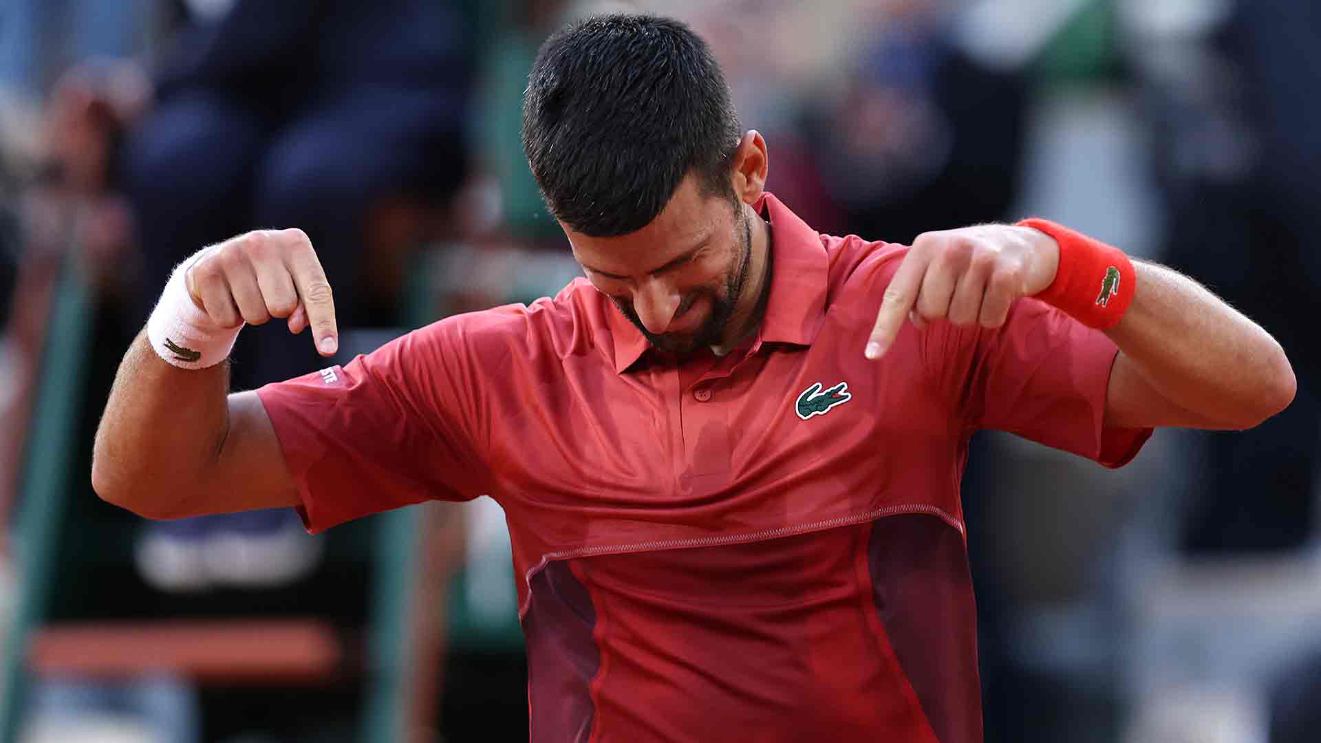 Novak Djokovic celebra la victoria ante Francisco Cerúndolo en cuarta ronda.