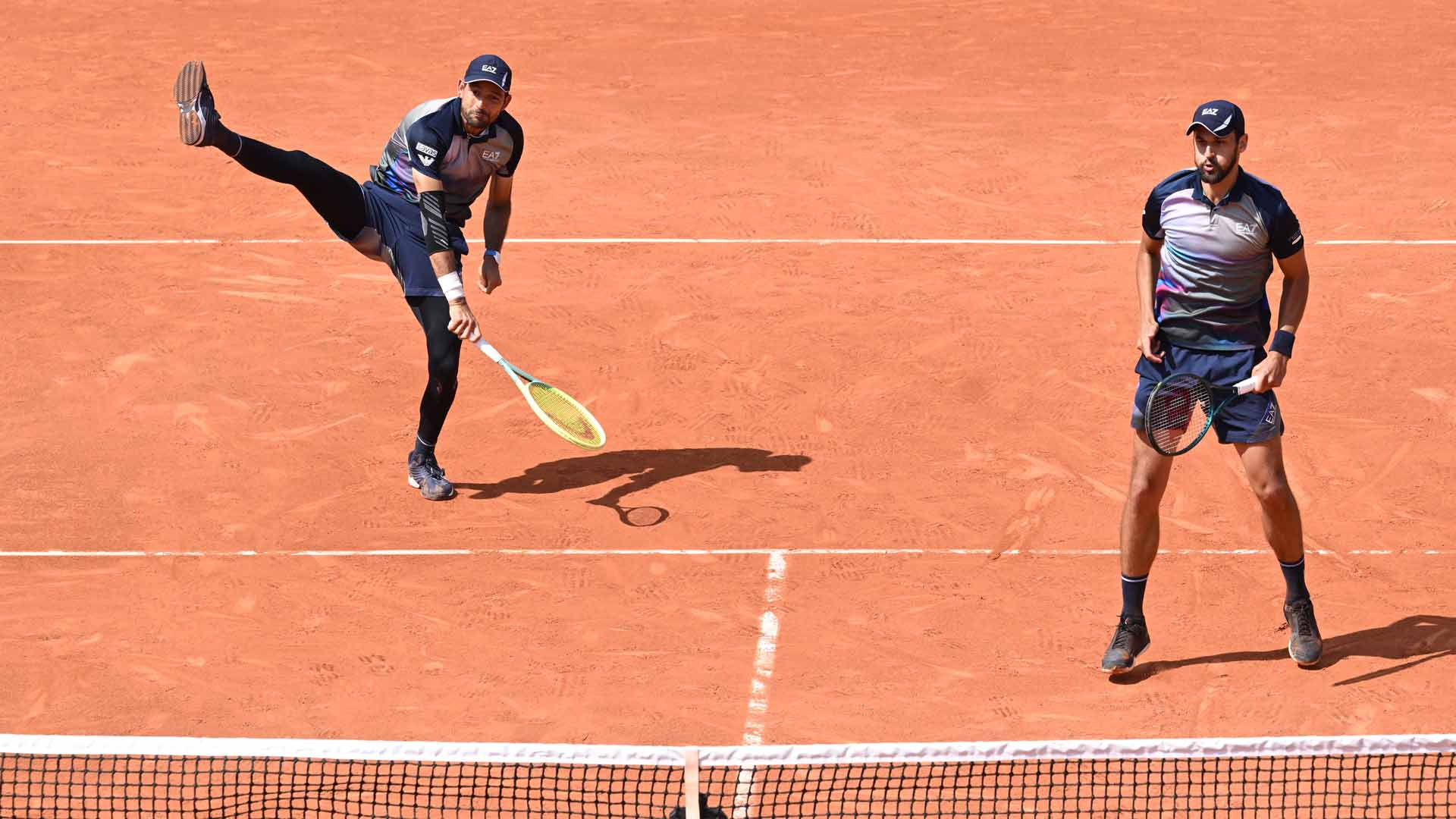 Marcelo Arevalo and Mate Pavic defeat Marcel Granollers and Horacio Zeballos in the Roland Garros semi-finals.