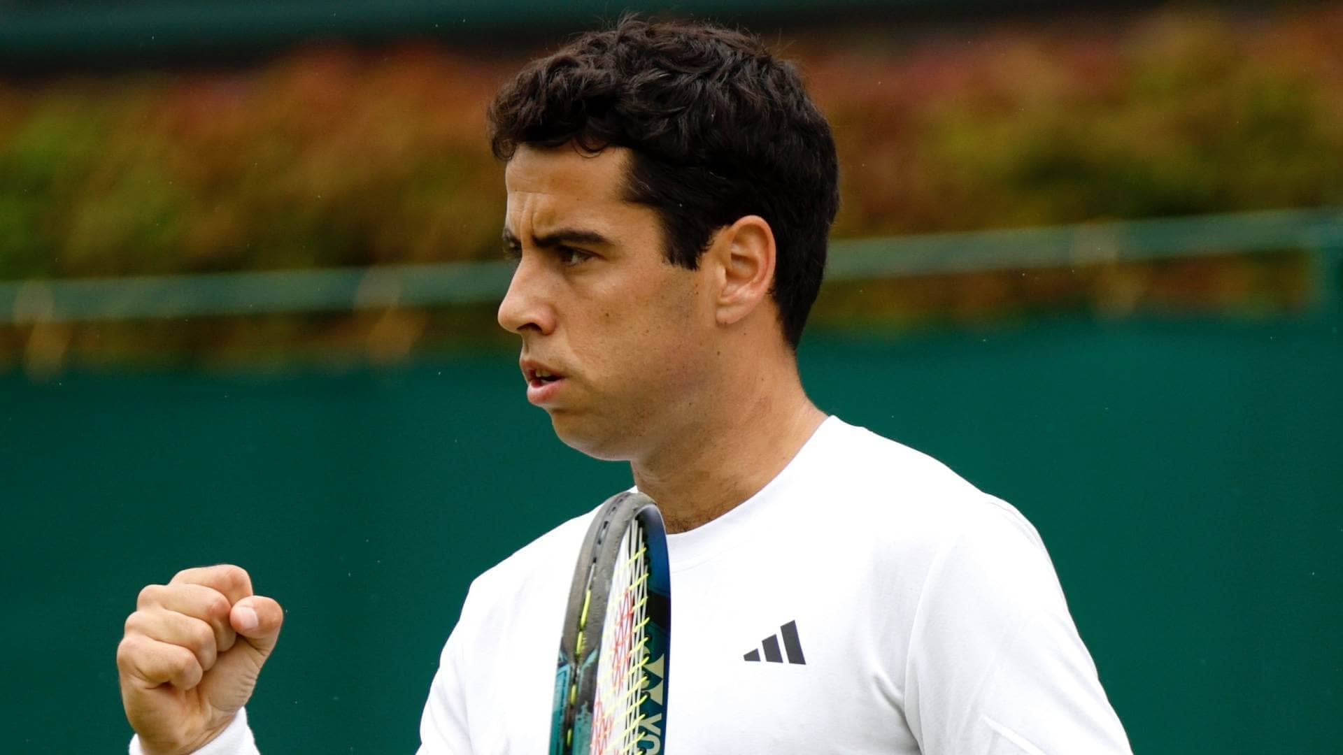 Jaume Munar iguala su mejor resultado de Wimbledon firmando la segunda ronda en Londres.
