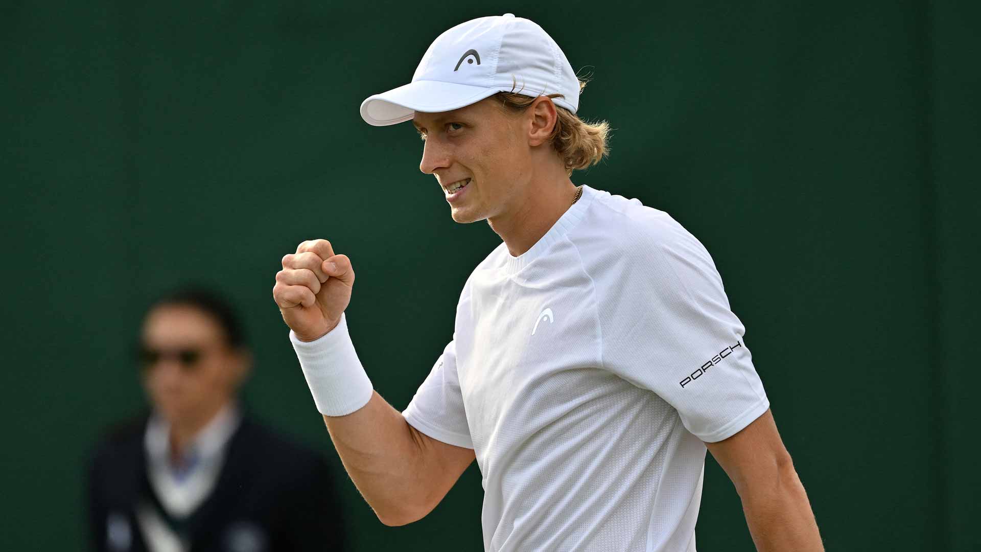 Ruusuvuori upsets Tsitsipas, Zverev cruises at Wimbledon