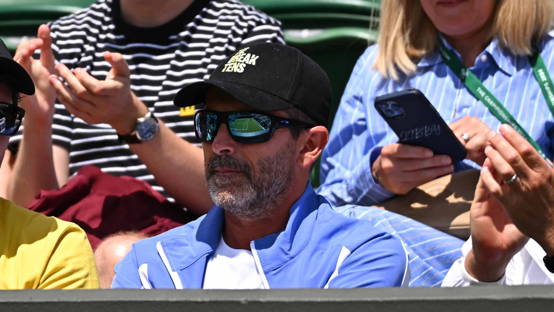 <a href='https://www.atptour.com/es/players/adolfo-gutierrez/g584/overview'>Adolfo Gutierrez</a> courtside at <a href='https://www.atptour.com/es/tournaments/wimbledon/540/overview'>Wimbledon</a>.