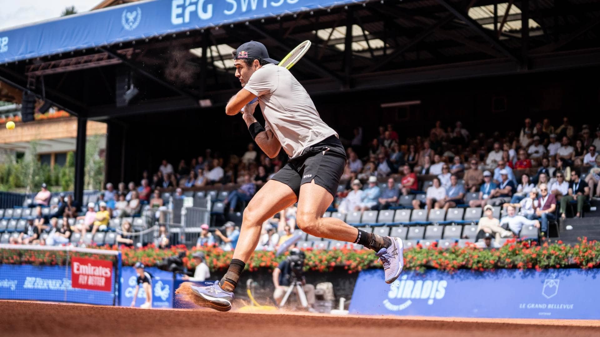 Berrettini sigue a paso firme camino a cuartos en Gstaad