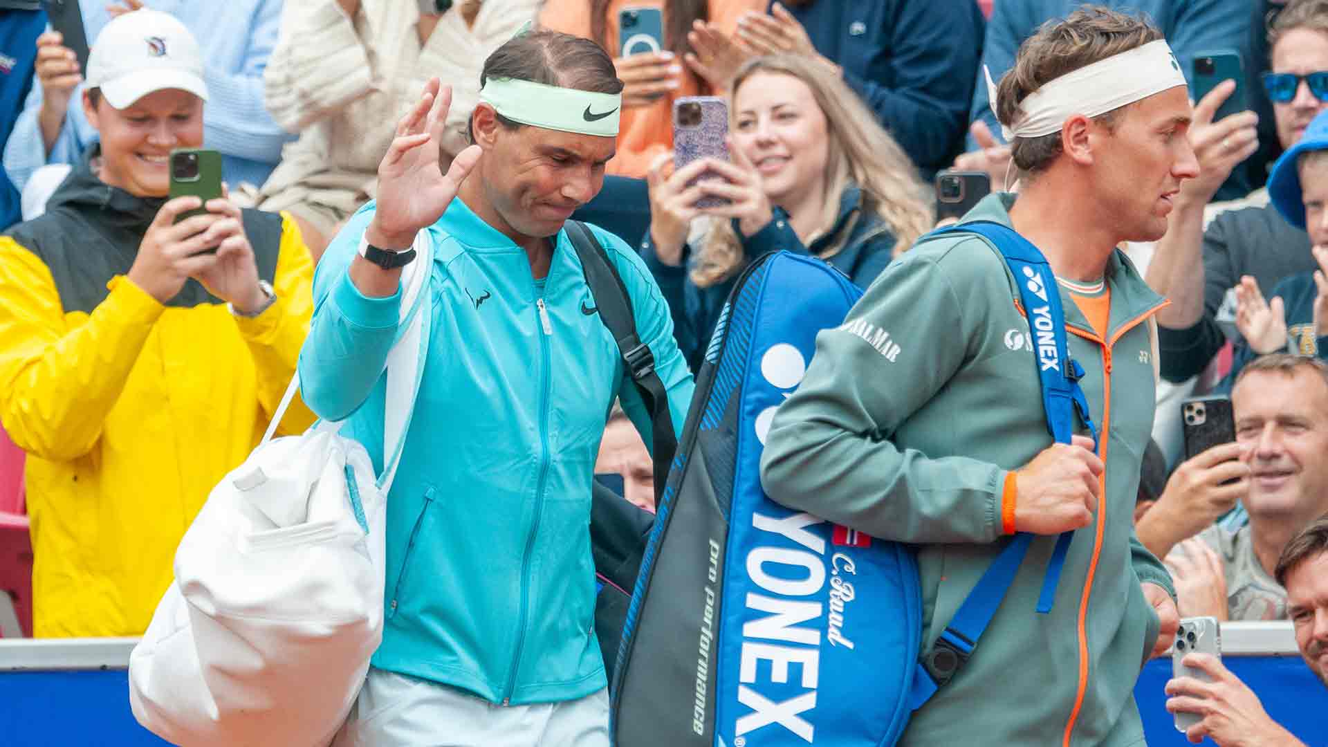 Rafael Nadal y Casper Ruud ganaron dos partidos hasta las semifinales de Bastad.