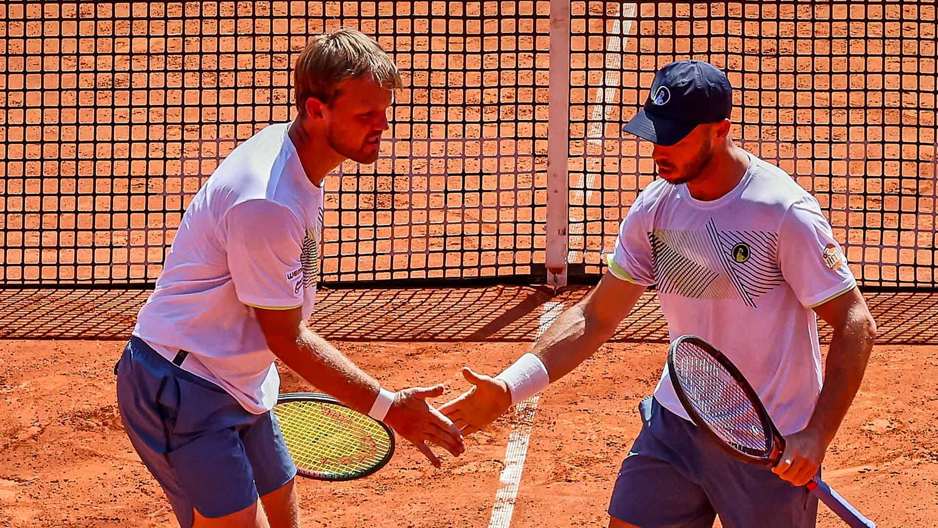 Kevin Krawietz and Tim Puetz advance to the Hamburg doubles final with a third consecutive straight-sets win.