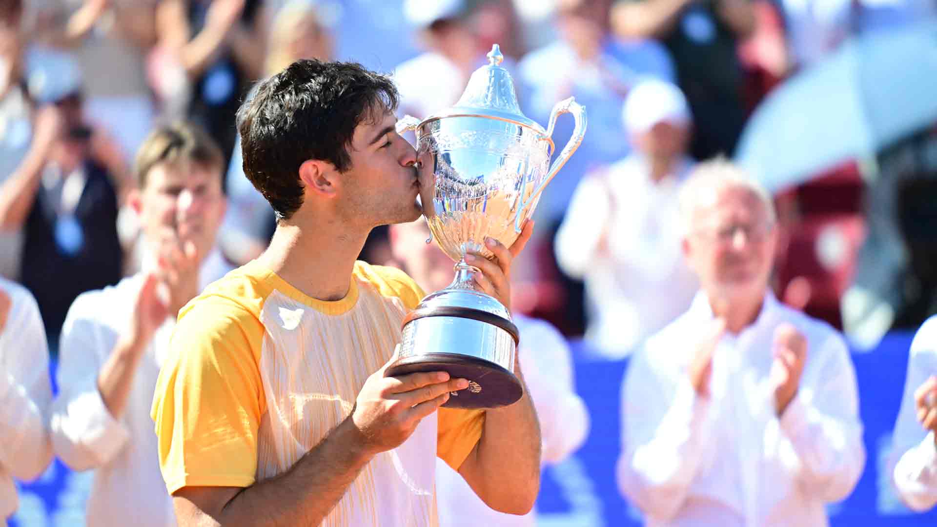 Borges levanta su primer título en Bastad frente a Nadal