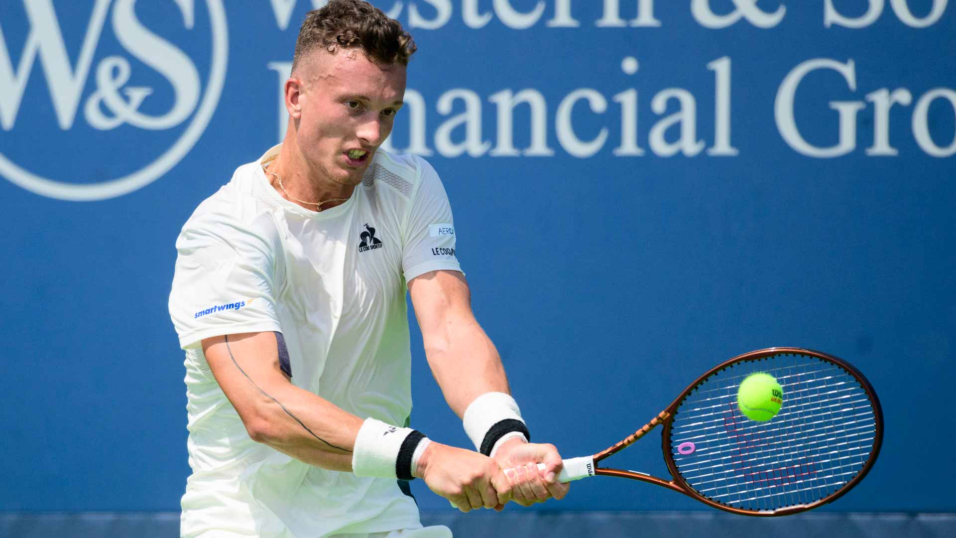<a href='https://www.atptour.com/en/players/jiri-lehecka/l0bv/overview'>Jiri Lehecka</a>