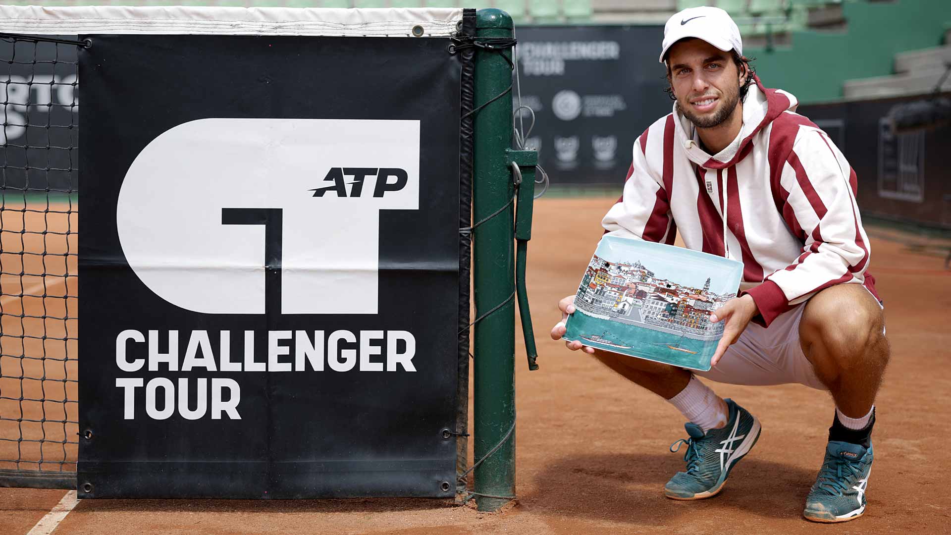 <a href='https://www.atptour.com/en/players/adrian-andreev/a0ab/overview'>Adrian Andreev</a> wins the Porto Challenger.