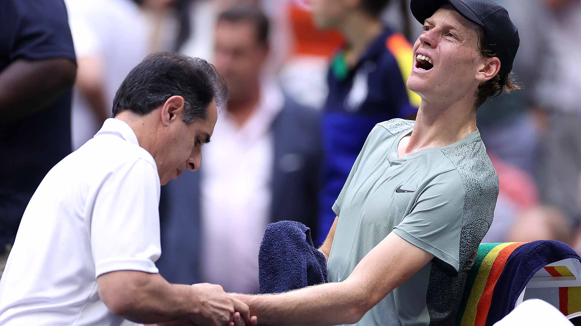 Do you feel that? ATP physio Alejandro Resnicoff treats Jannik Sinner's wrist injury during the US Open semi-finals.