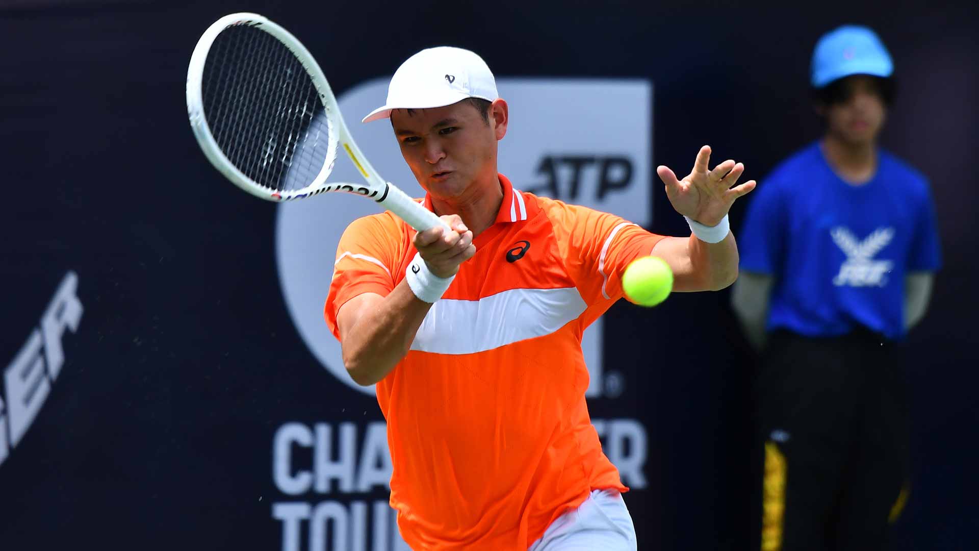 <a href='https://www.atptour.com/en/players/tung-lin-wu/w857/overview'>Tung-Lin Wu</a> in action at the <a href='https://www.atptour.com/en/scores/archive/nonthaburi/2939/2024/results'>Bangkok Challenger</a>.