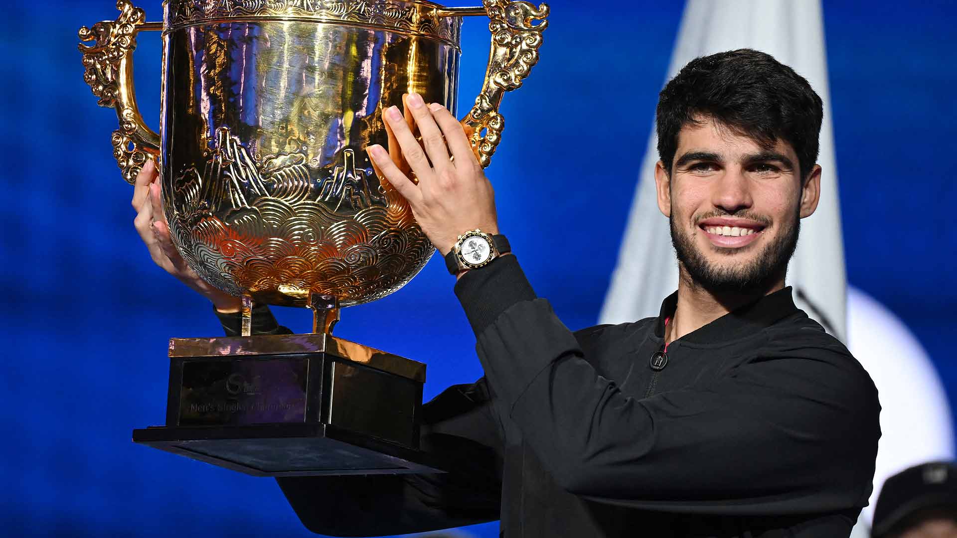 Alcaraz hits 2024 hat-trick vs. Sinner with epic Beijing final win