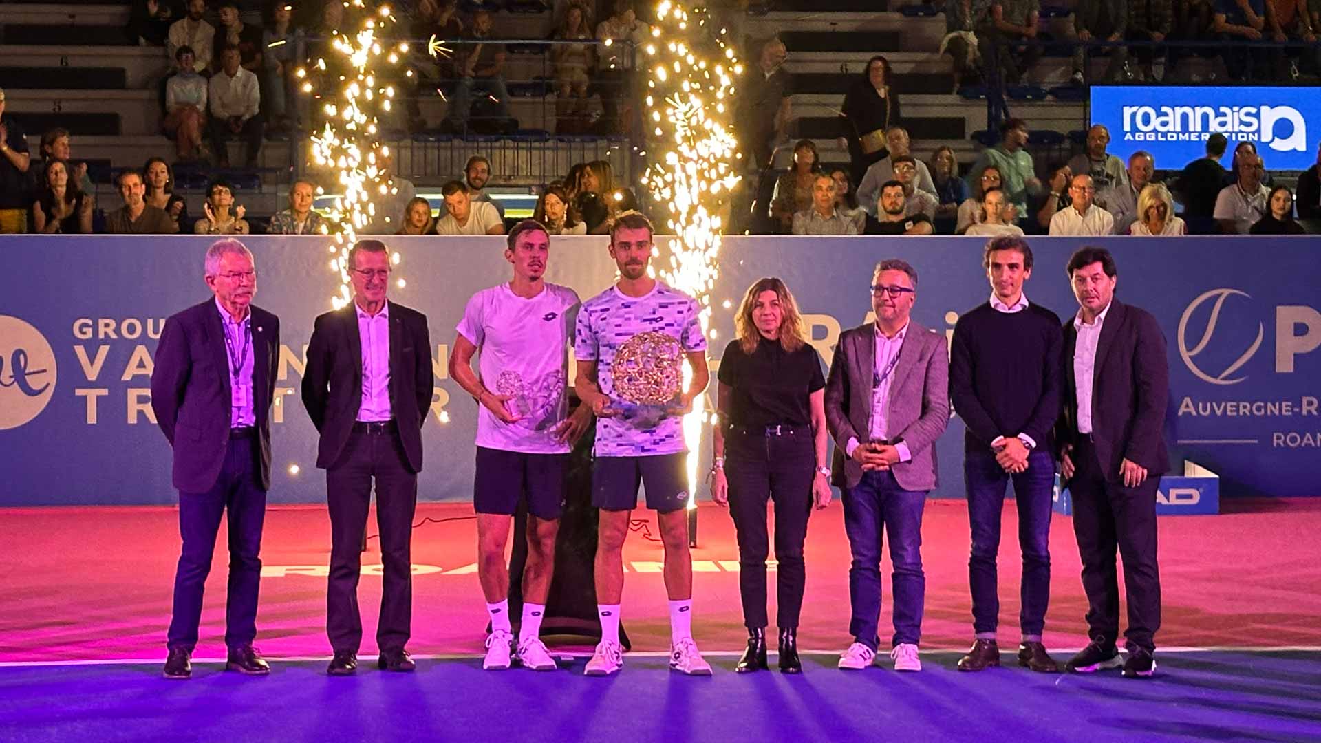 <a href='https://www.atptour.com/en/players/benjamin-bonzi/bm95/overview'>Benjamin Bonzi</a> wins the Roanne Challenger.