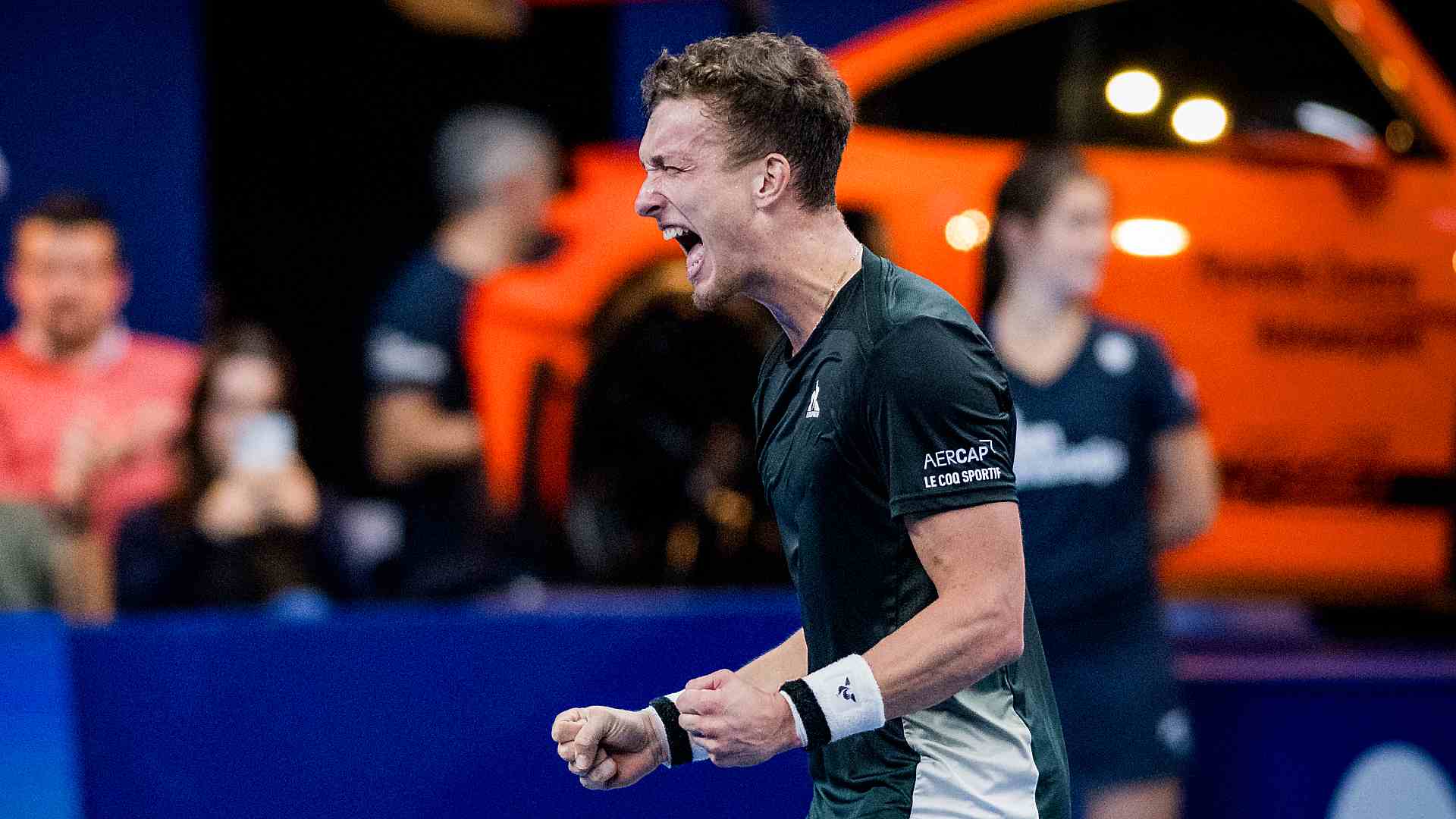 Lehecka shuts down Giron’s surge, books final spot in Antwerp