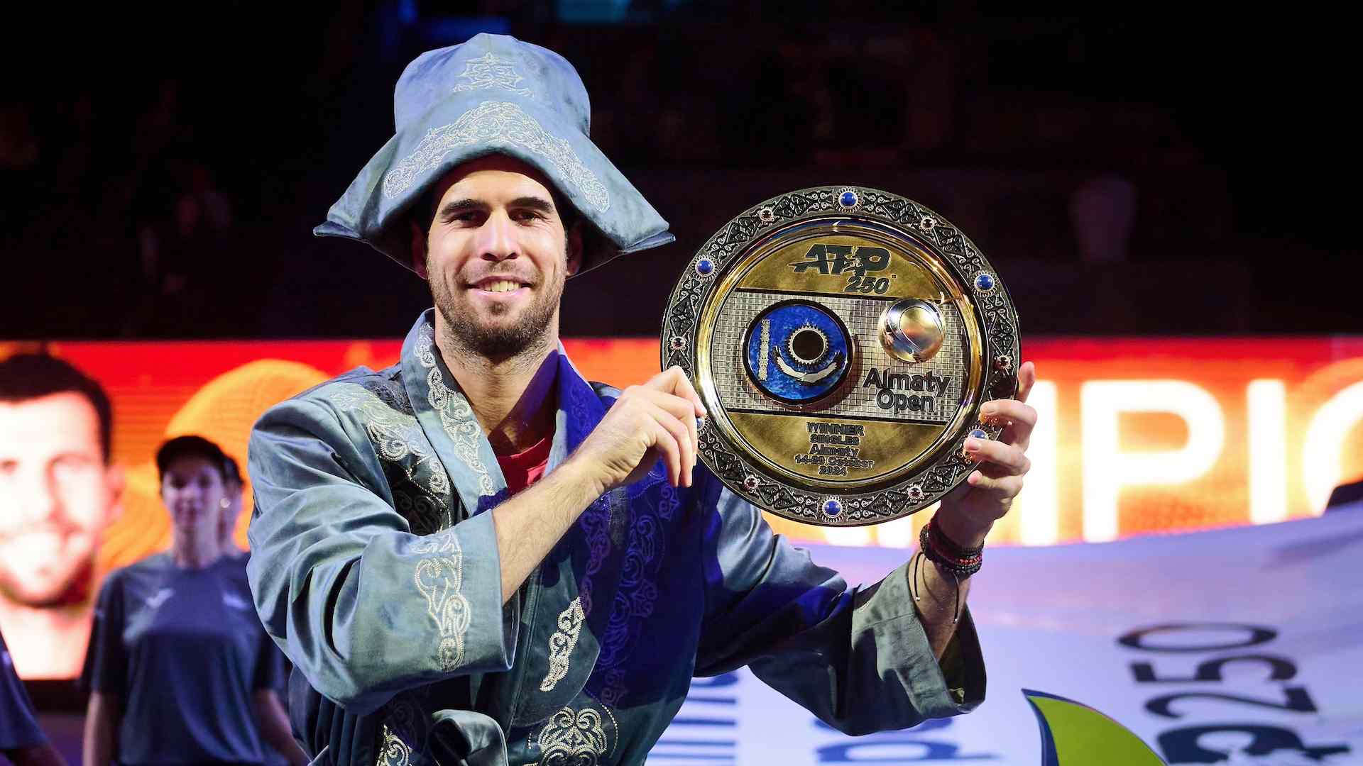 Khachanov conquista el título en Almaty