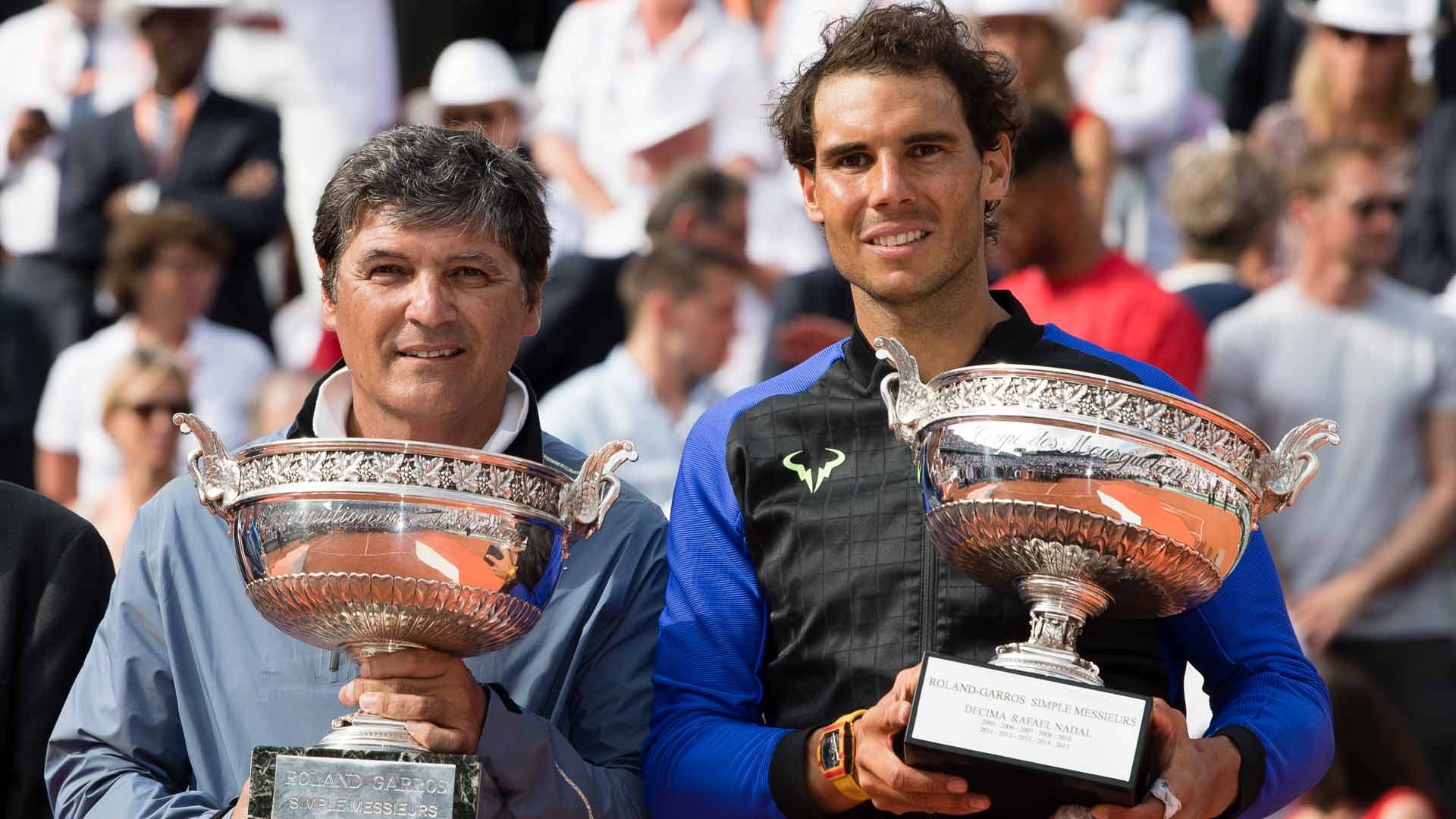 Toni and Rafael Nadal pose for a photo after the 2017 Roland Garros final. 
