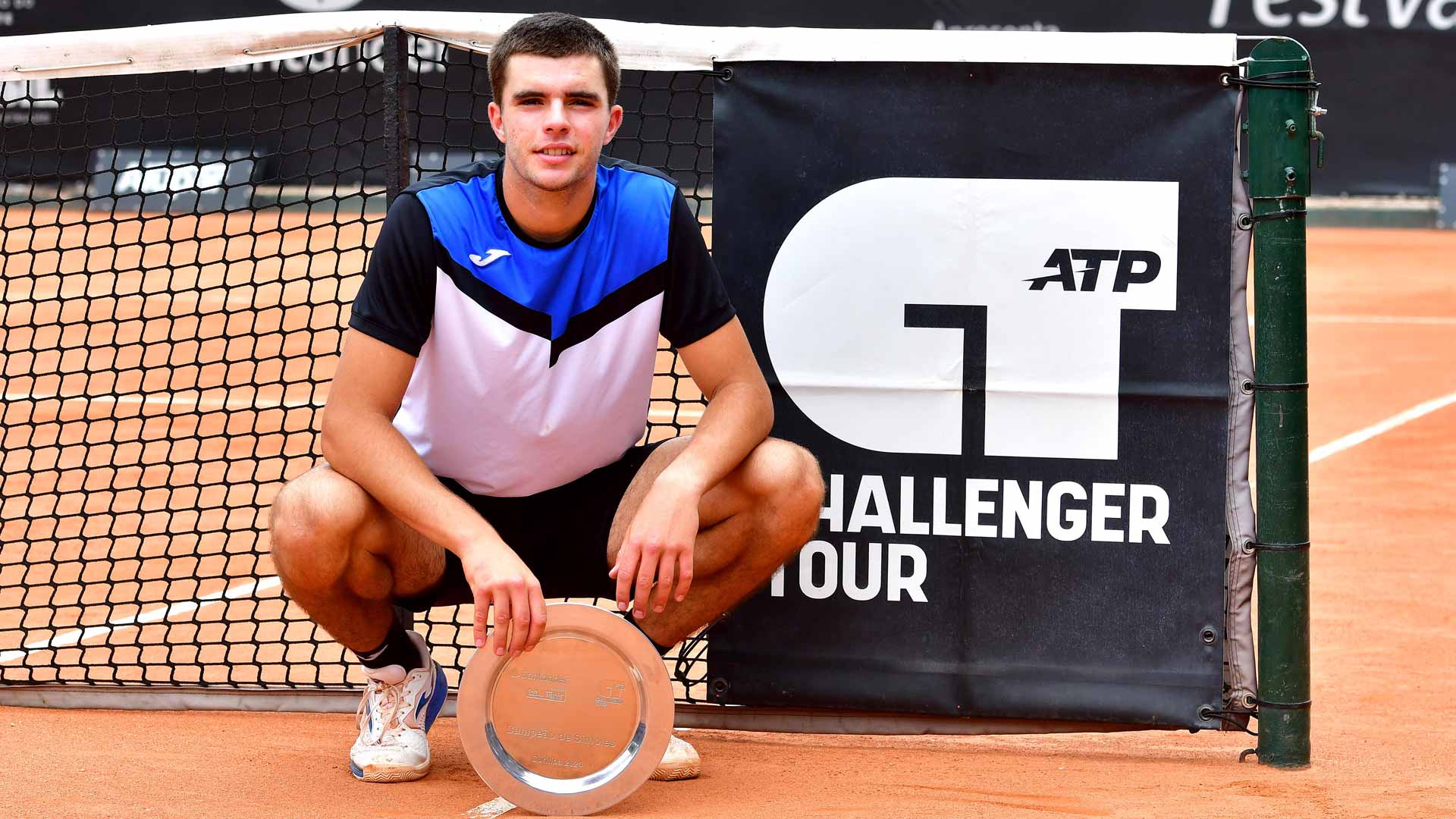 <a href='https://www.atptour.com/en/players/jaime-faria/f0f2/overview'>Jaime Faria</a> wins the ATP Challenger Tour 100 event in Curitiba, Brazil.
