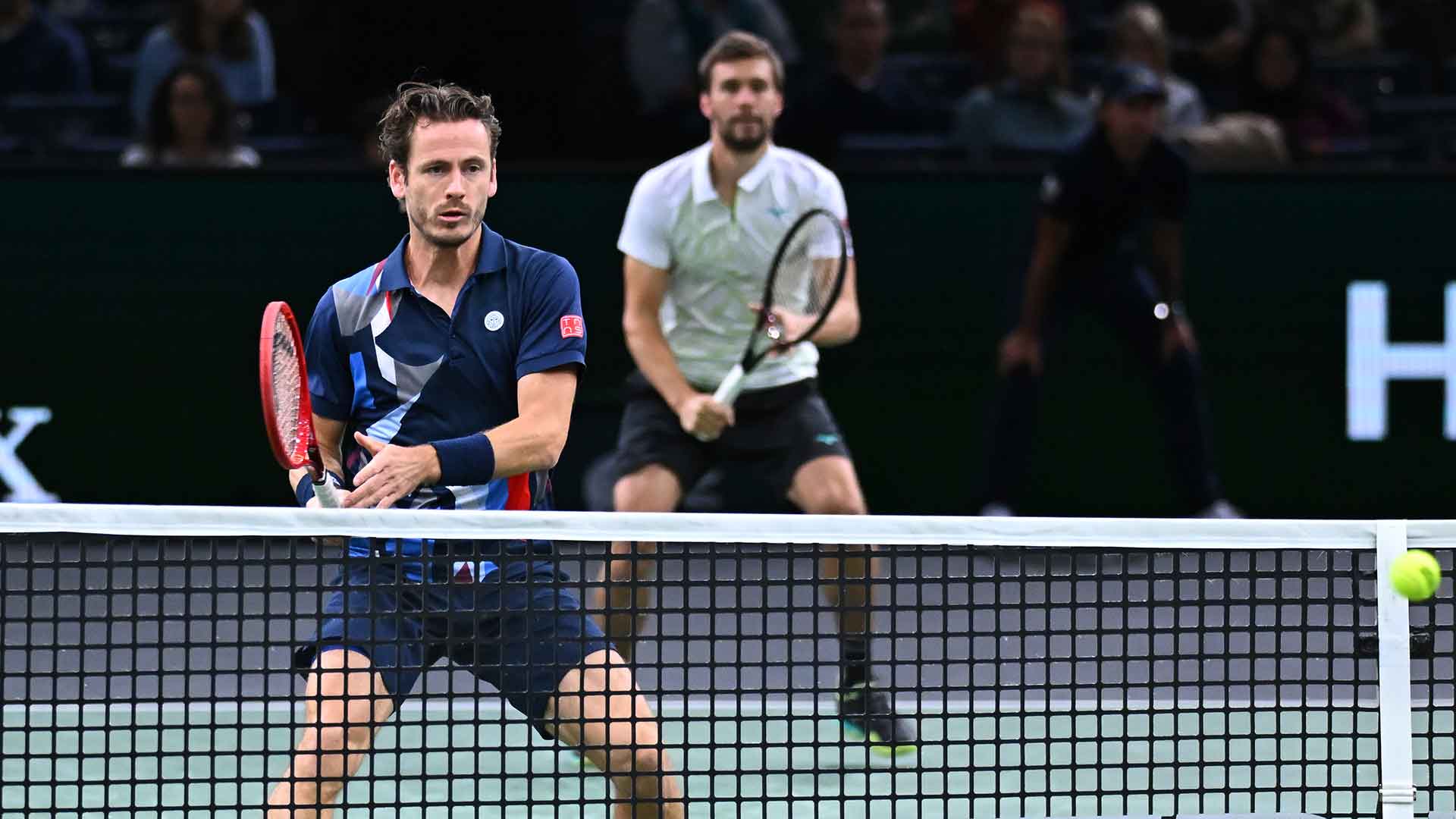 Wesley Koolhof and Nikola Mektic in action in Paris.