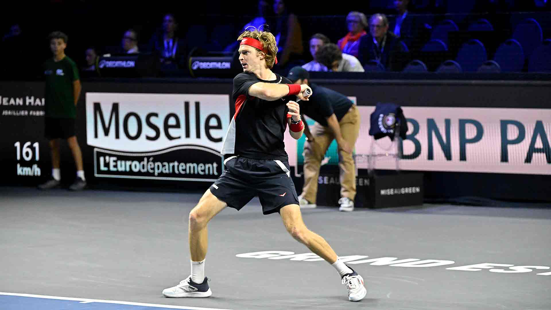 Rublev celebra con victoria en Metz su clasificación a Turín 