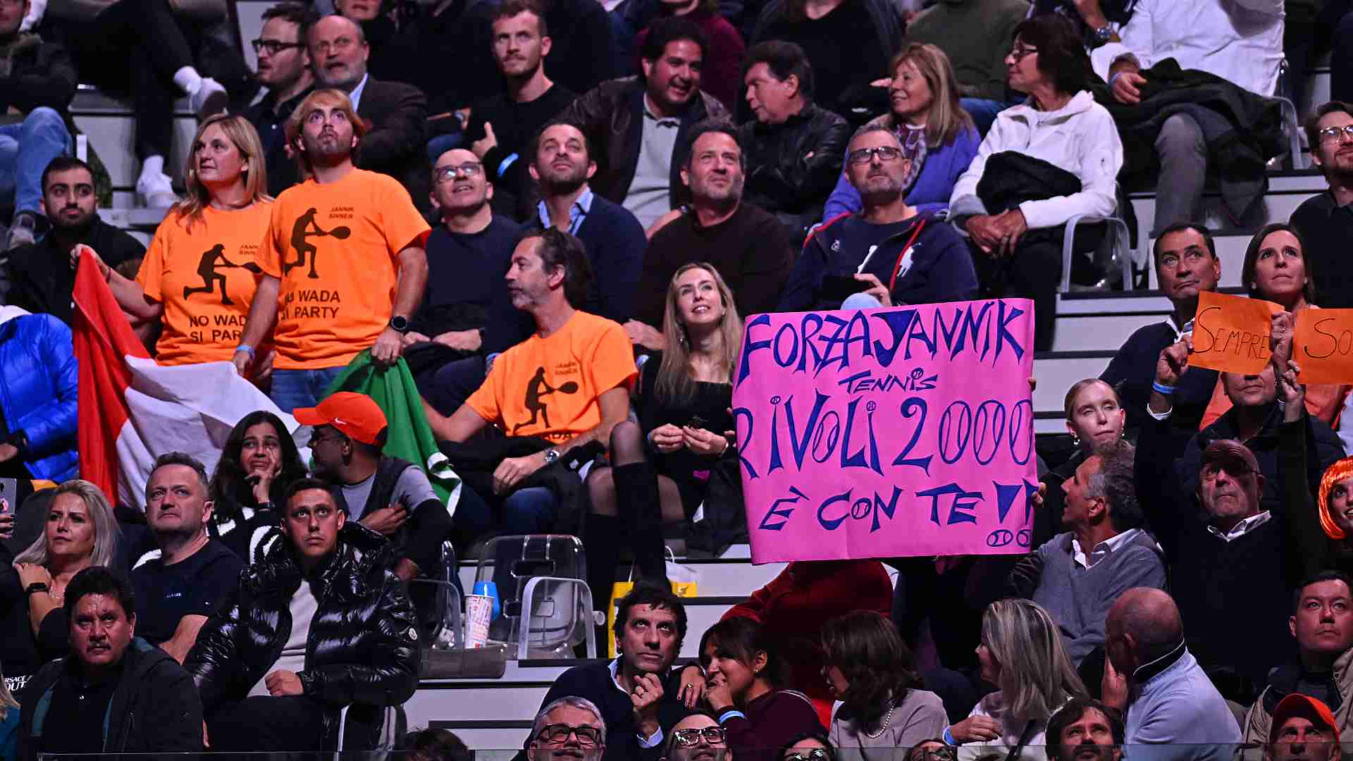 Fans cheer as <a href='https://www.atptour.com/en/players/jannik-sinner/s0ag/overview'>Jannik Sinner</a> defeats <a href='https://www.atptour.com/en/players/taylor-fritz/fb98/overview'>Taylor Fritz</a> at the <a href='https://www.atptour.com/en/tournaments/nitto-atp-finals/605/overview'>Nitto ATP Finals</a> on Tuesday. 